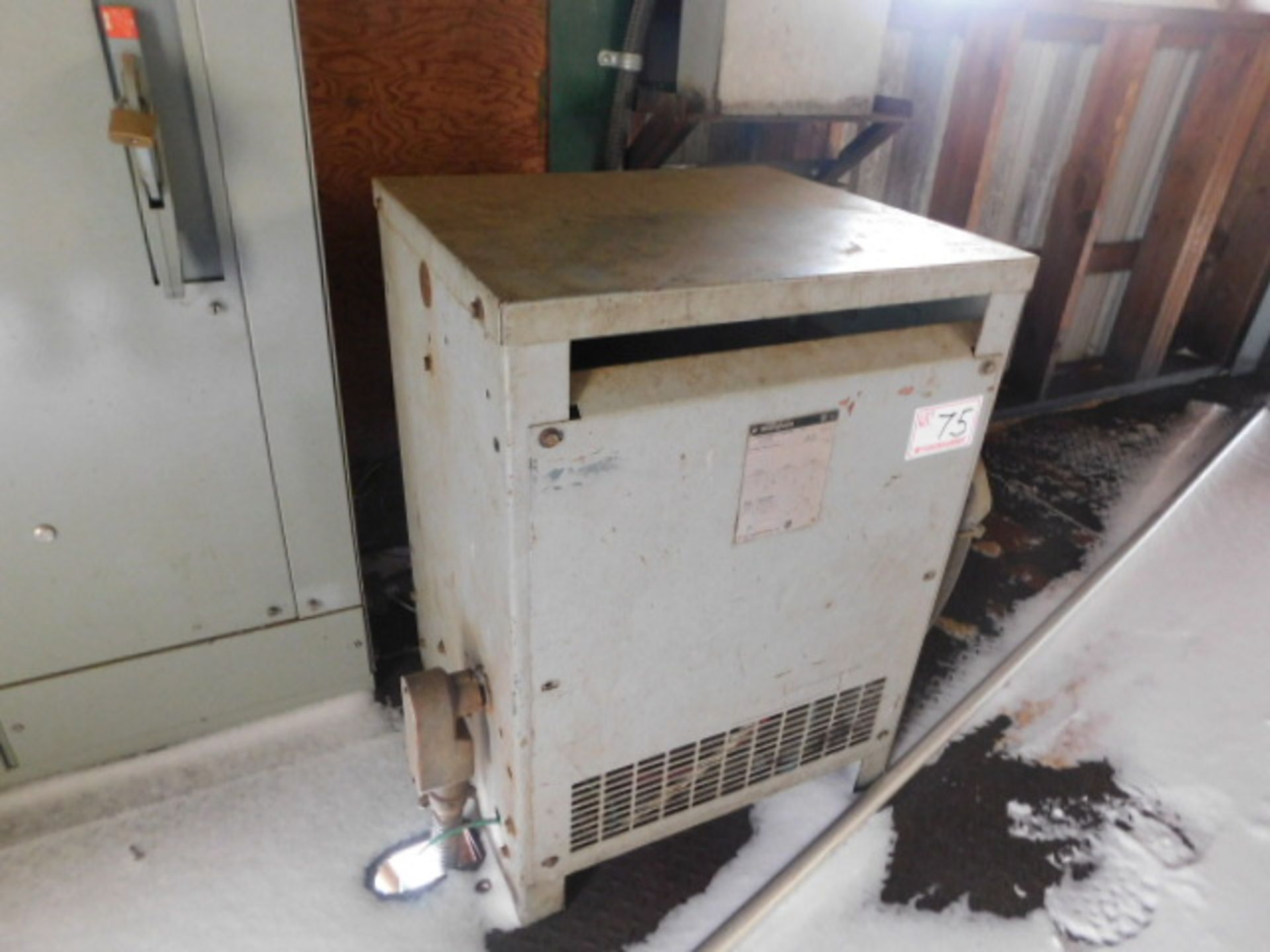 WESTINGHOUSE 150KVA TRANSFORMER, 600/480V W/ASEA 60KVAR CAPACITOR