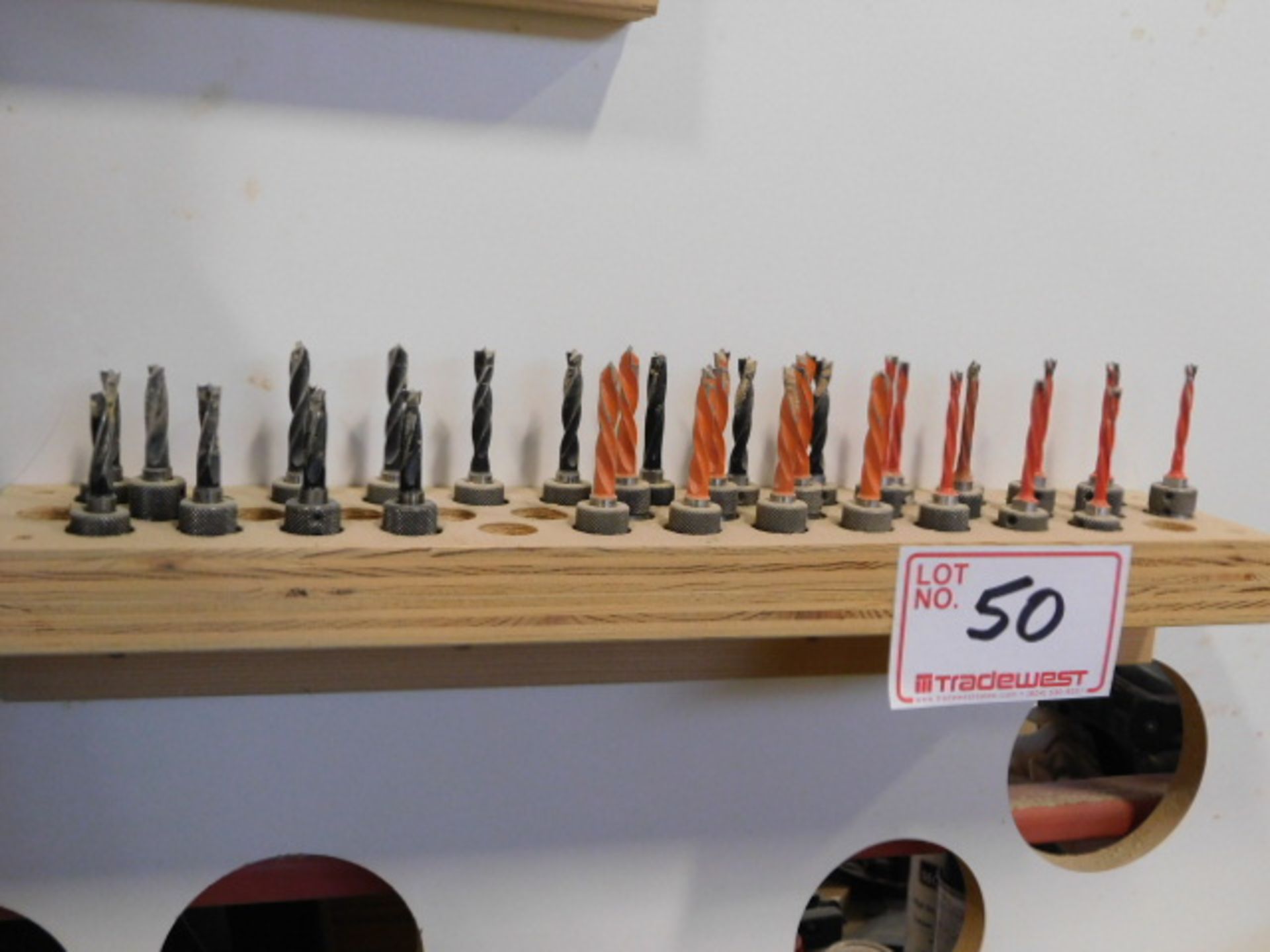 LOT OF DRILL BITS