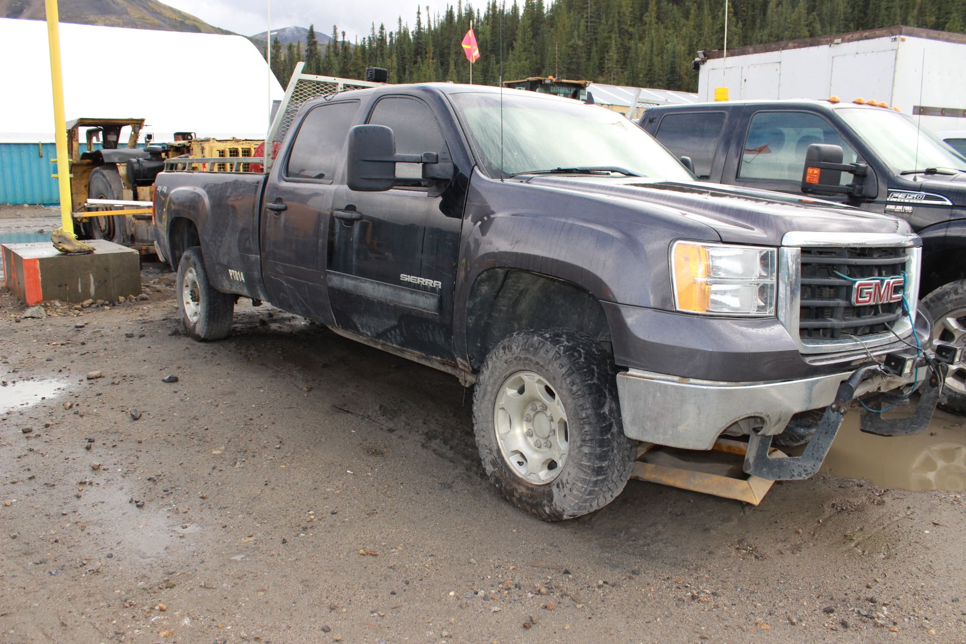 2010 Chev 2500 Crew Cab Pickup Truck; VIN 1GT4K3BG4AF132460; Meter Shows 192,895 KM; (Unit PT014); - Image 3 of 4