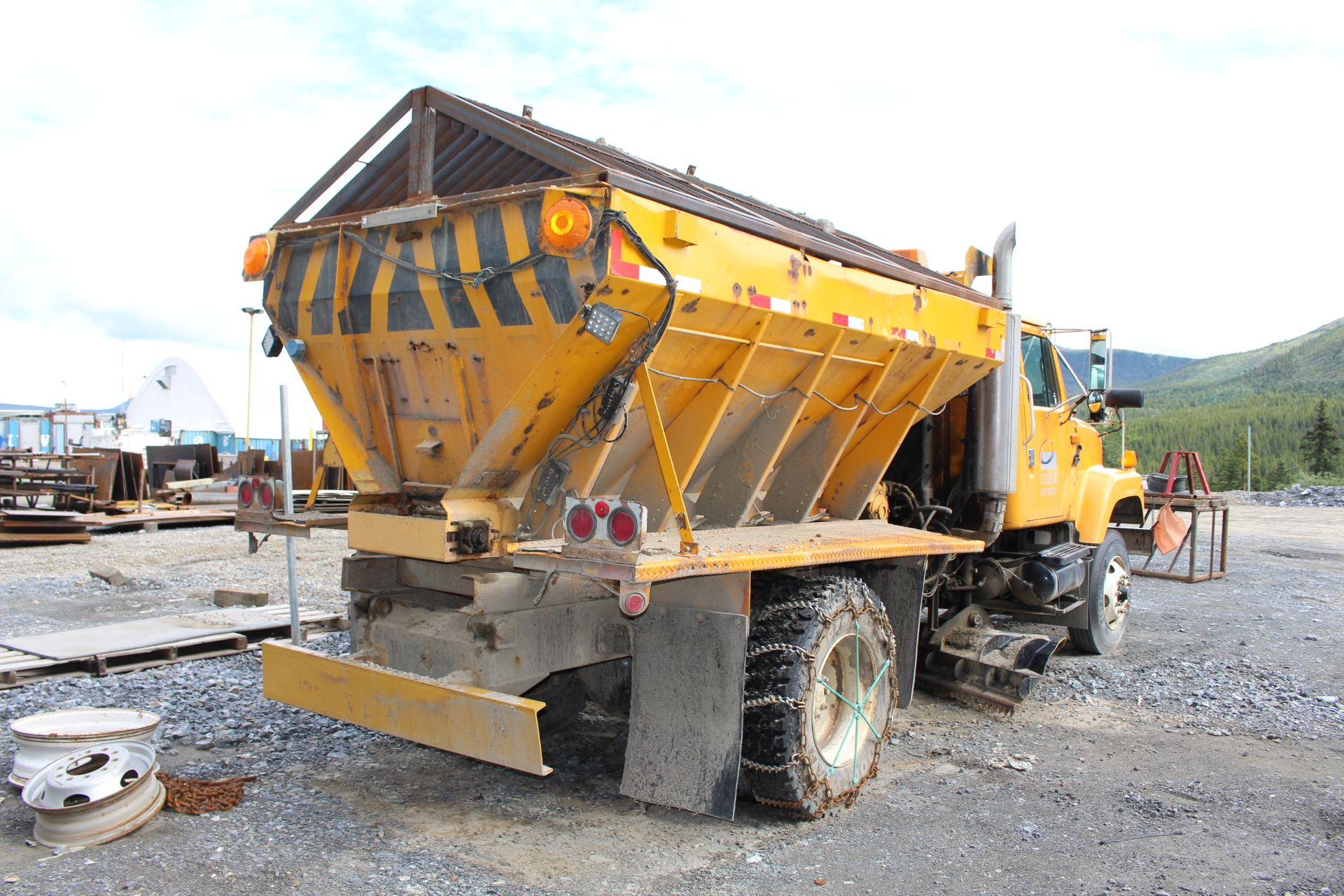 2001 International 2574 4x2 Plow Truck, Plow Attachment; 1HTGEAHR62H501944; Meter Shows 17,024; ( - Image 6 of 10