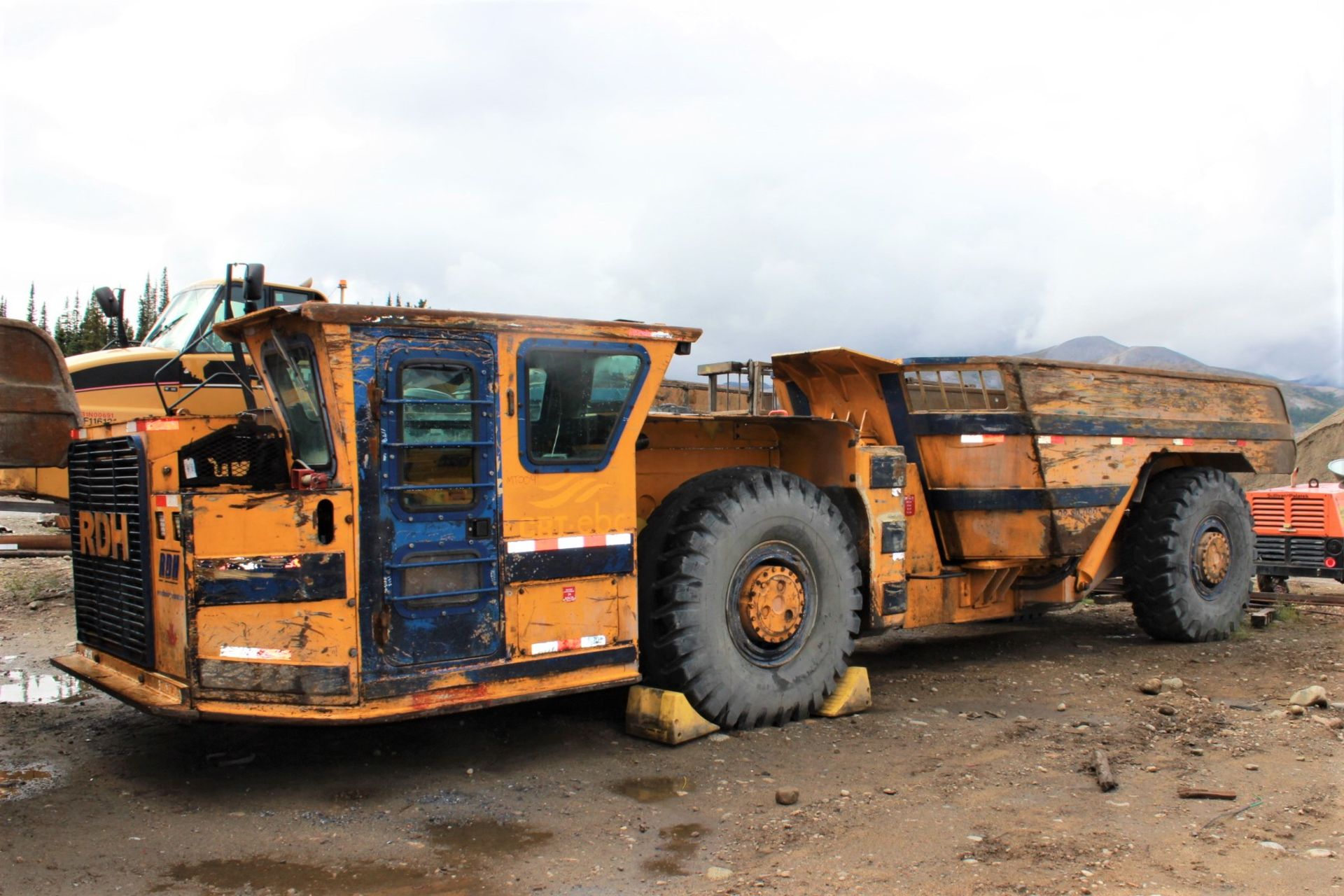 2014 RDH HM800?30 Mine Truck, 18.00-25 Tires; S/N 14-01316; Meter Shows 2,922 Hrs (Unit MT004); - Image 2 of 5