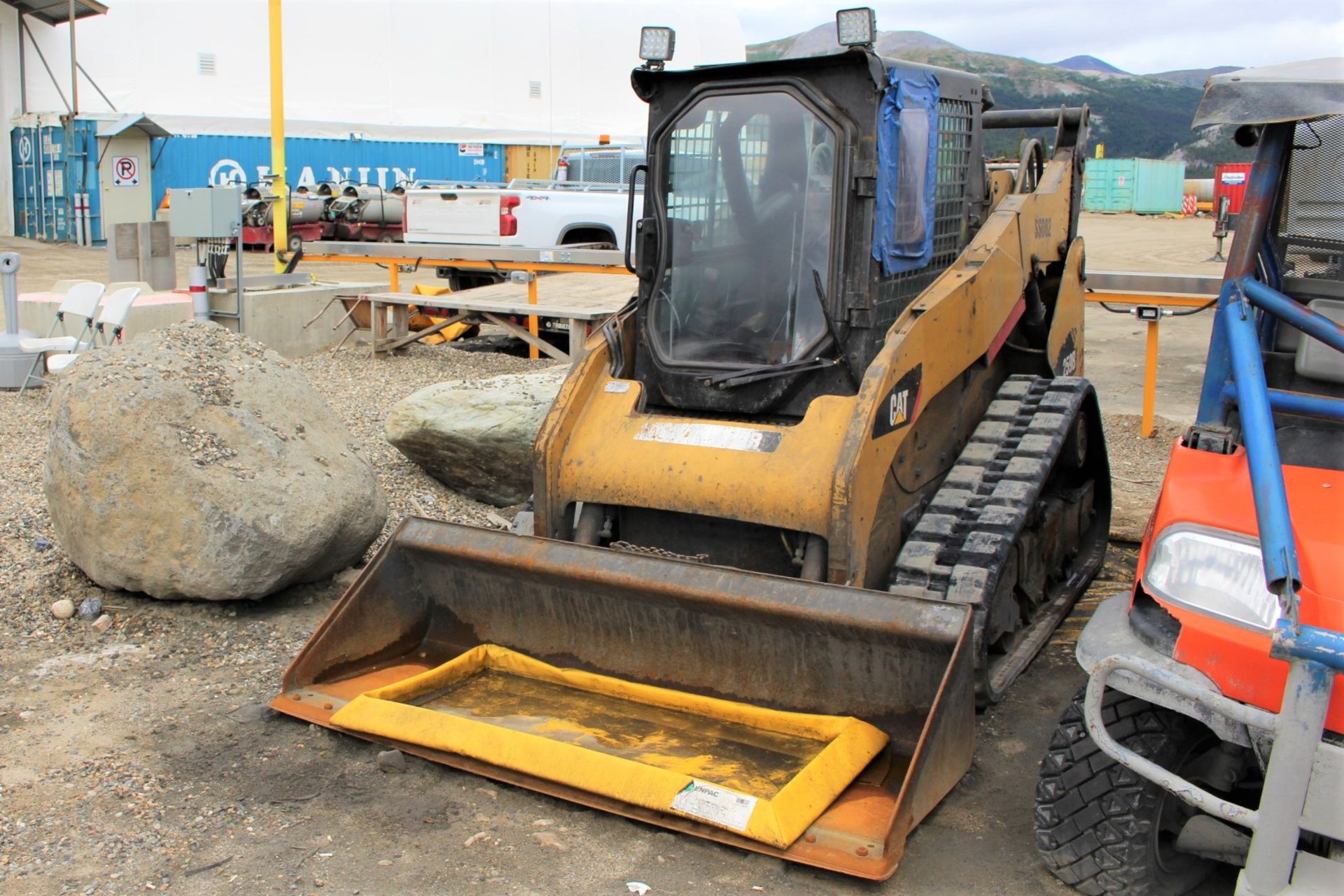 2012 Cat 259B3 Skidsteer, EROPS, Bucket, New Tracks; S/N YYZ02397; Meter Shows 8,806 Hrs; (Unit