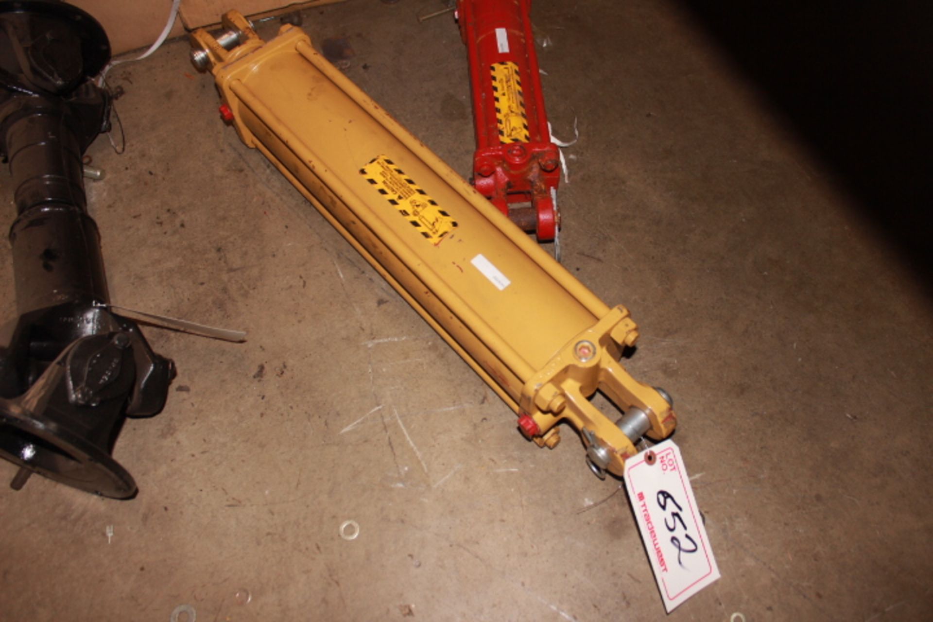 (2) HYDRAULIC CYLINDERS FOR MORGAN POWER LINE TENSIONERS