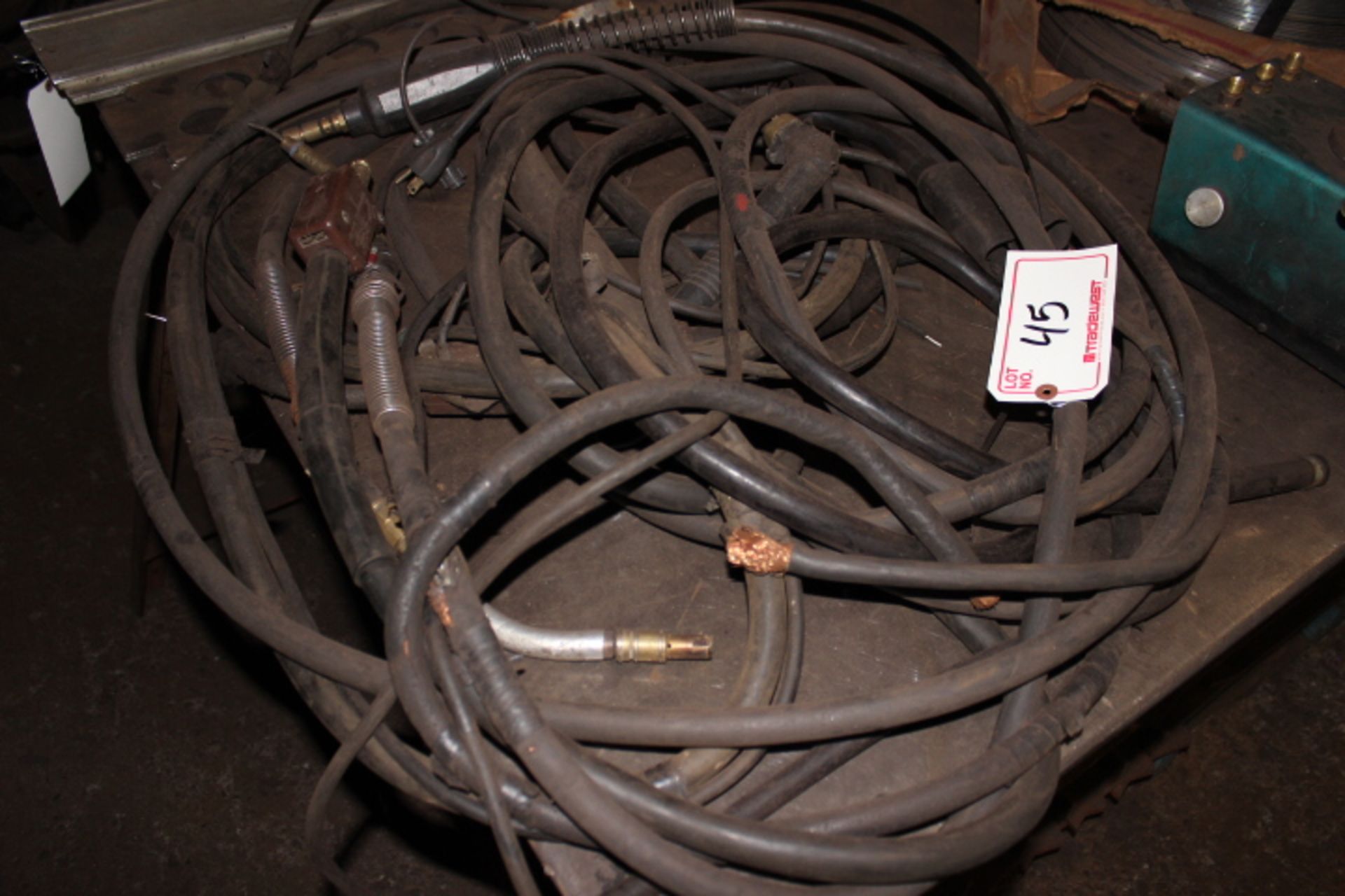 LOT OF WELDING CABLES