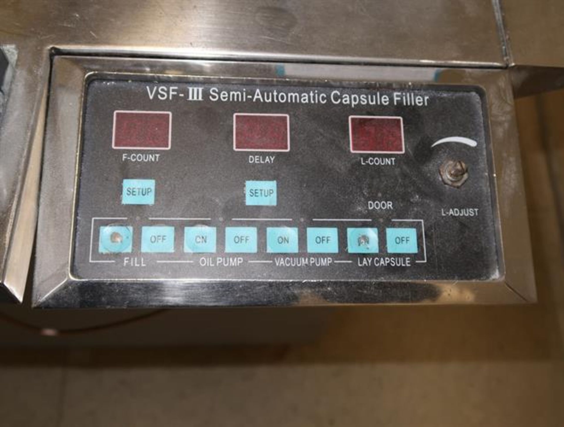 Vanguard VSF-III semi-automatic encapsulator - Stainless steel - Variable speed drive - Vacuum - Image 2 of 3