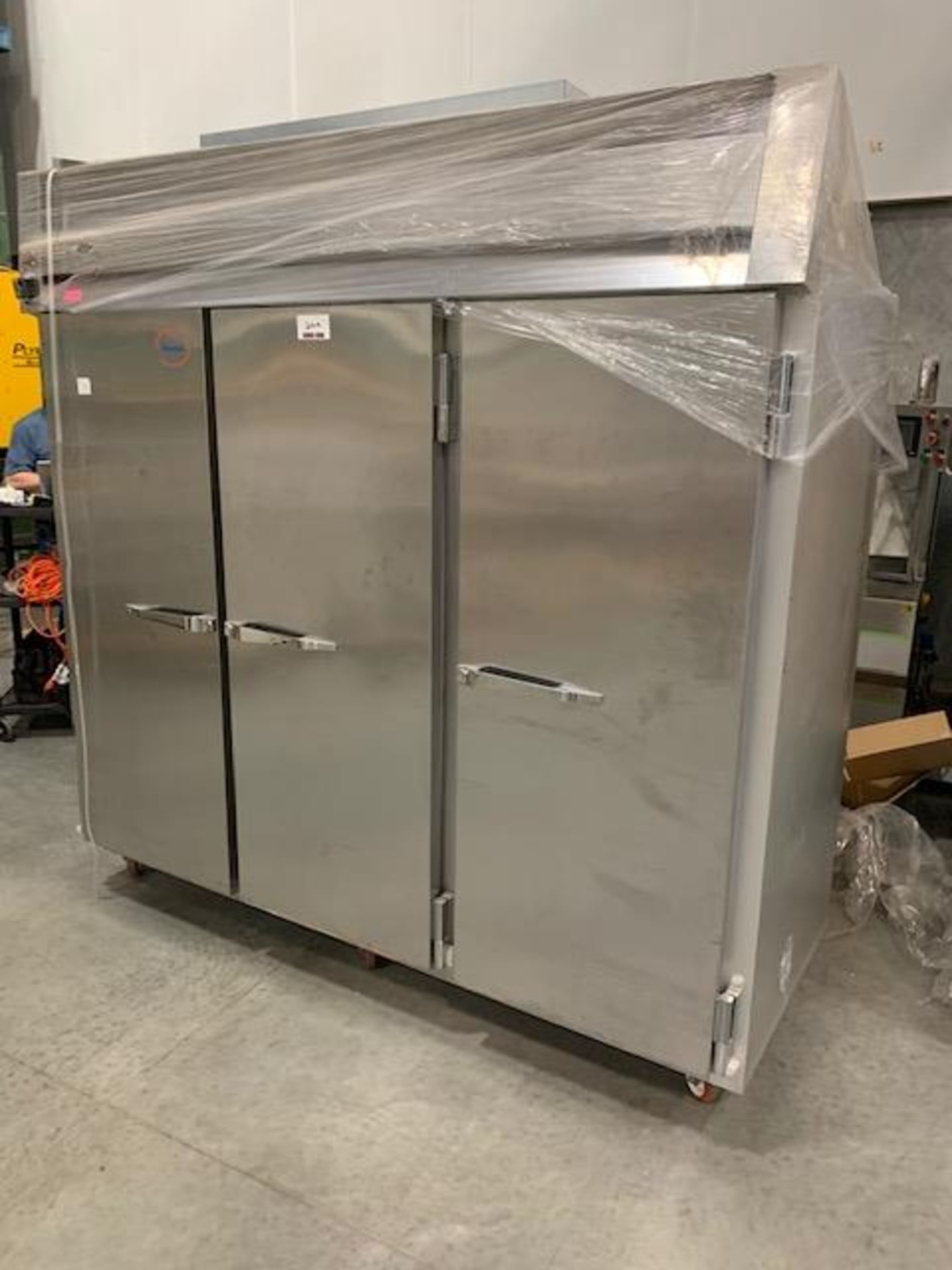 Hotpack model 305310-S-202, Stainless Steel 3-Door Refrigerator , R134a refrigerant, temp range 2 to - Image 2 of 6