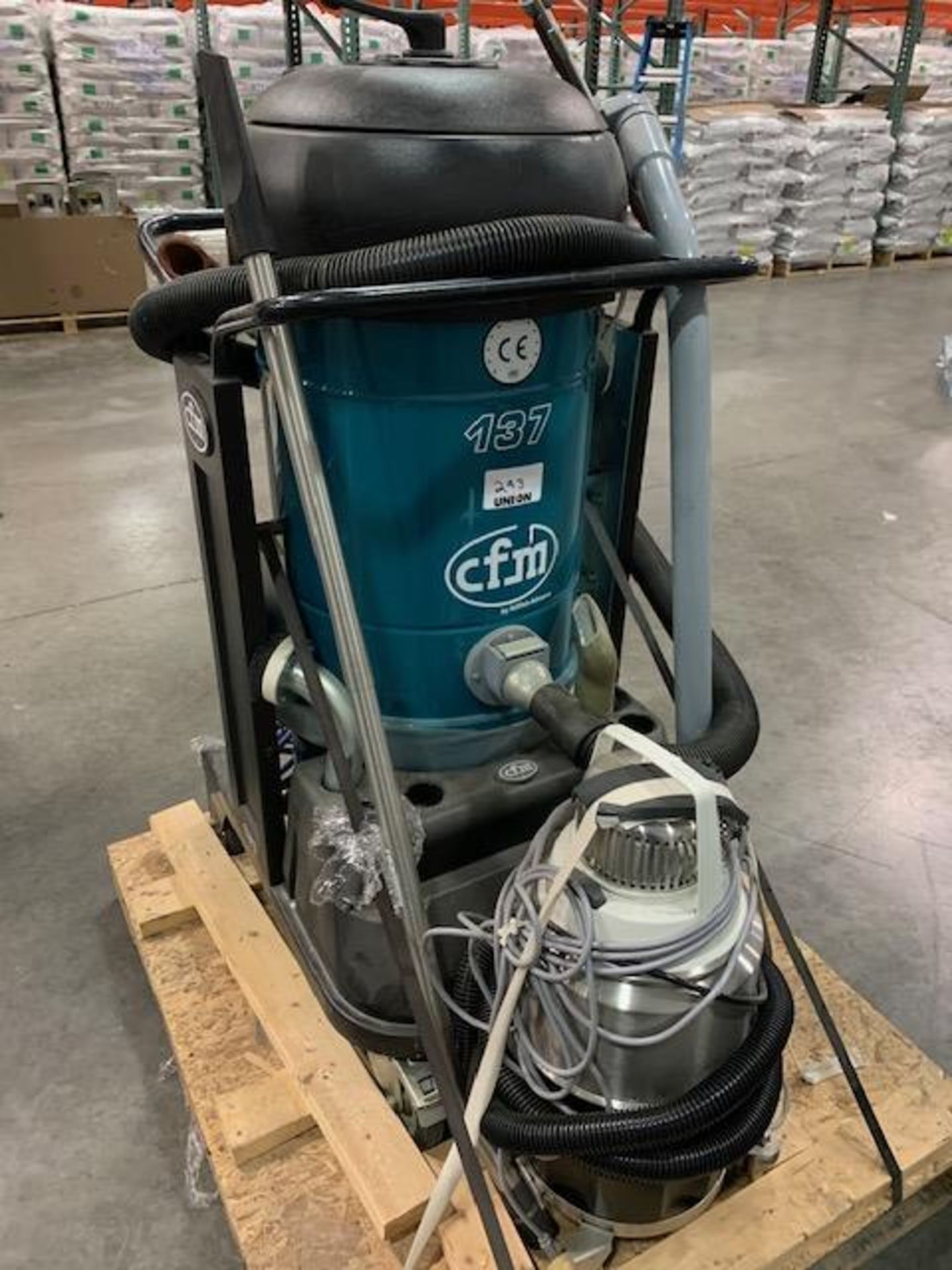 Nilfisk-Advance model 137/60A Dust Collector 120 2.4 kw, 110 volts. Serial#10AB502 Item#293