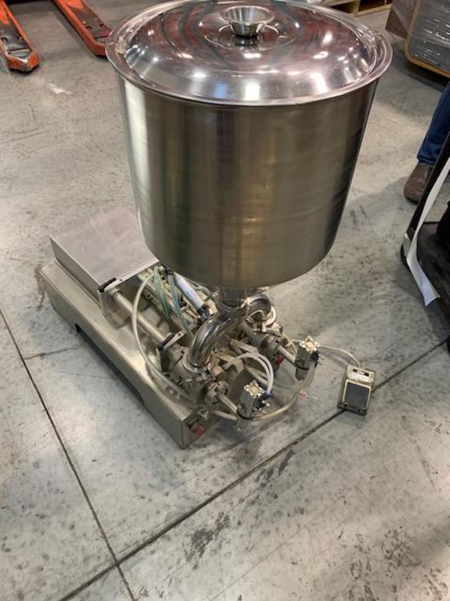 Twin Piston Filler model RGSGP60J with stainless steel hopper 13" diameter x 19" deep, 60 ml pistons - Image 2 of 4