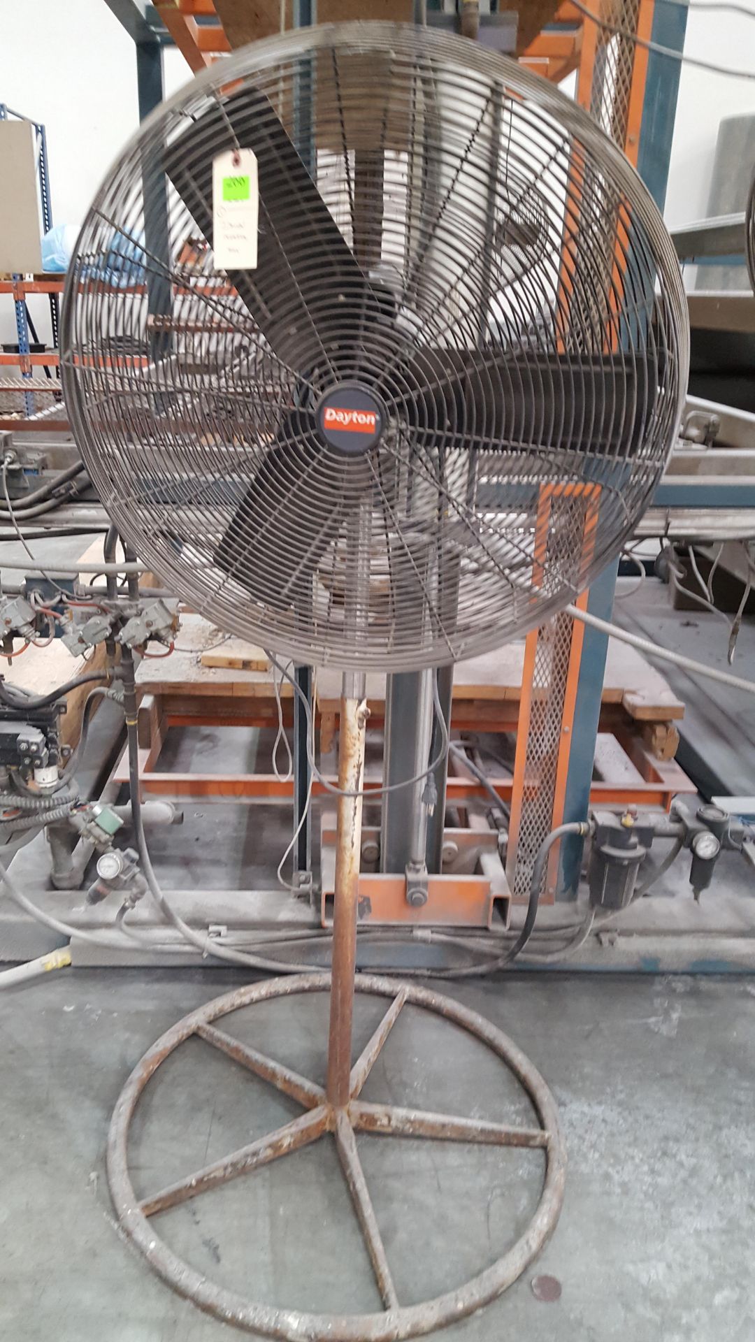 DAYTON PEDESTAL FAN