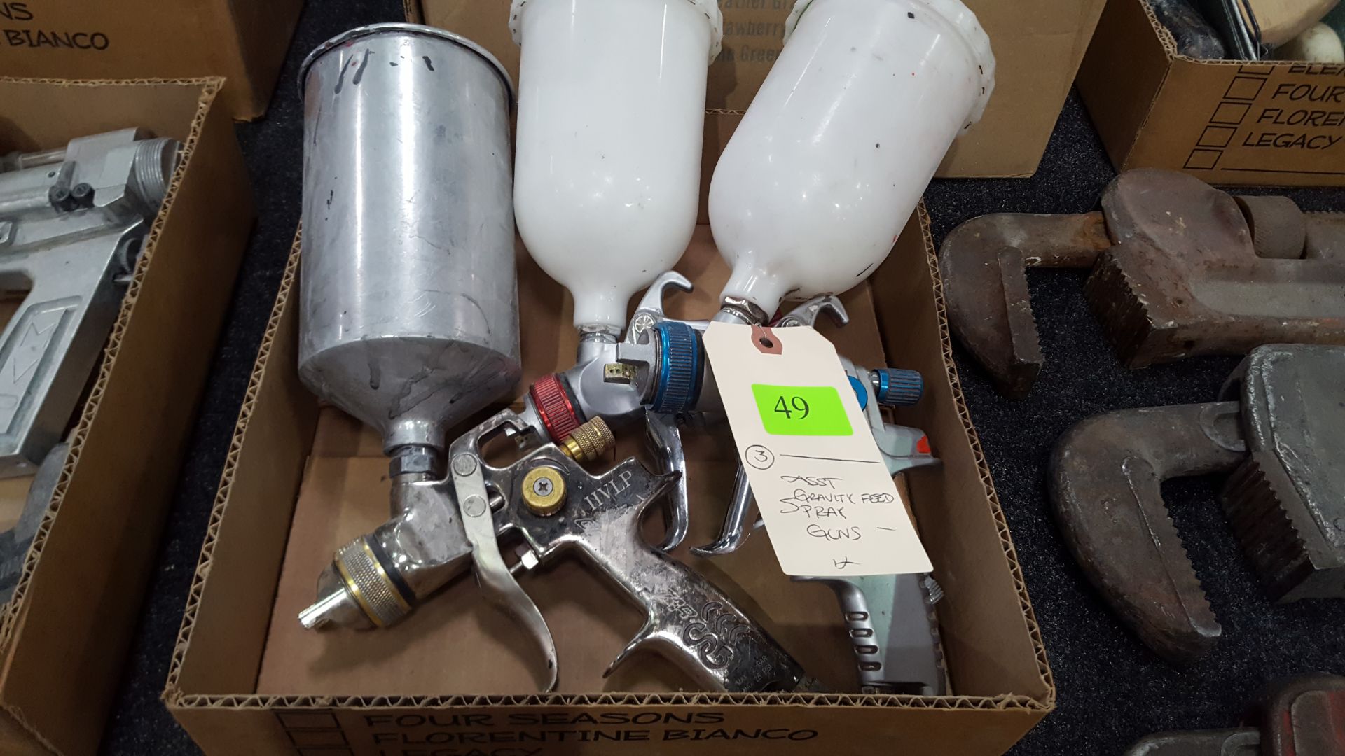 ASST GRAVITY FEED SPRAY GUNS 1X