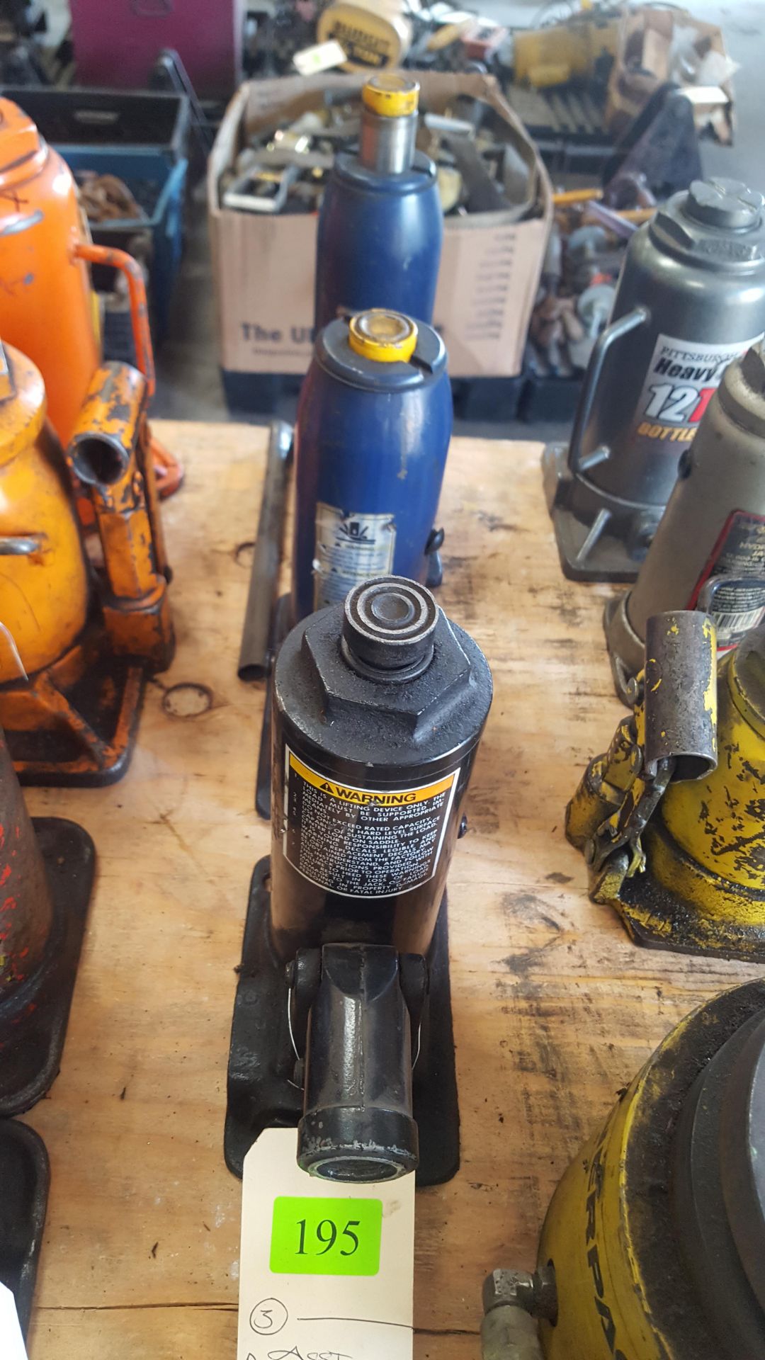 ASST BLUE HYDRAULIC JACKS