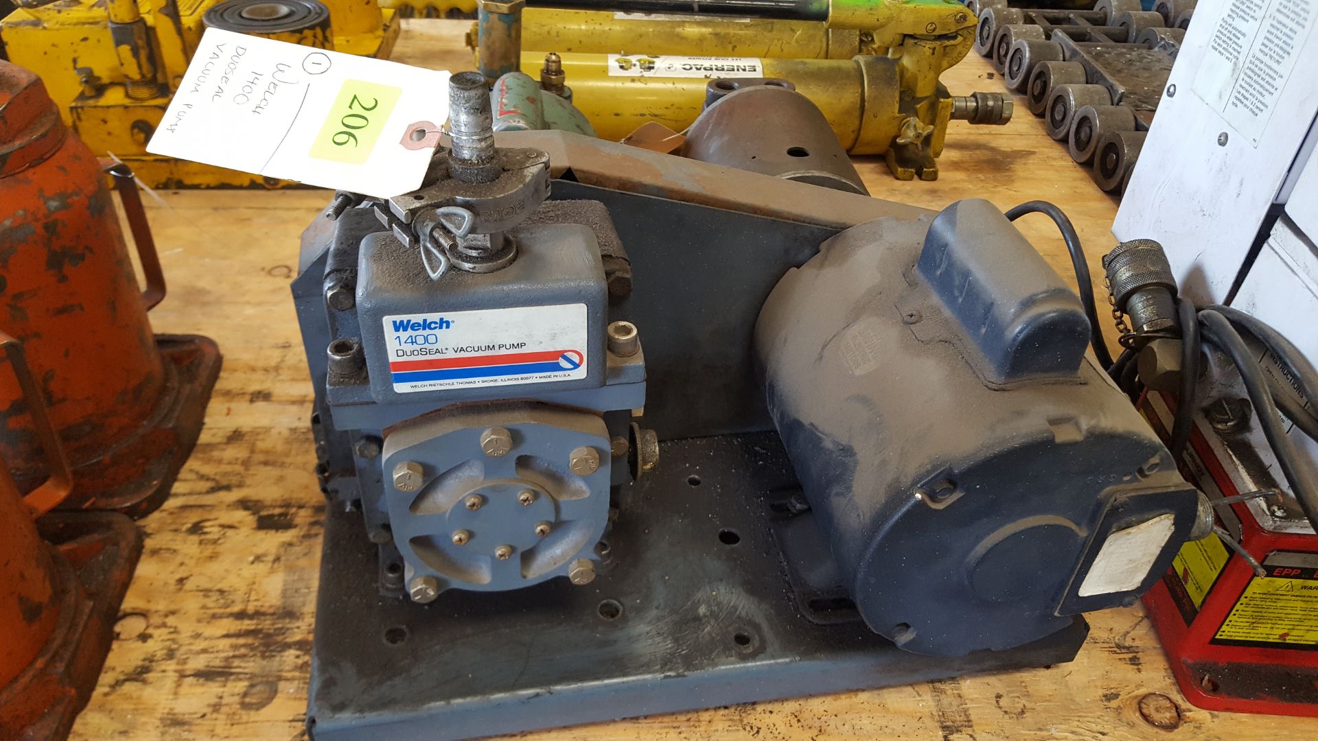 WELCH VAC PUMP