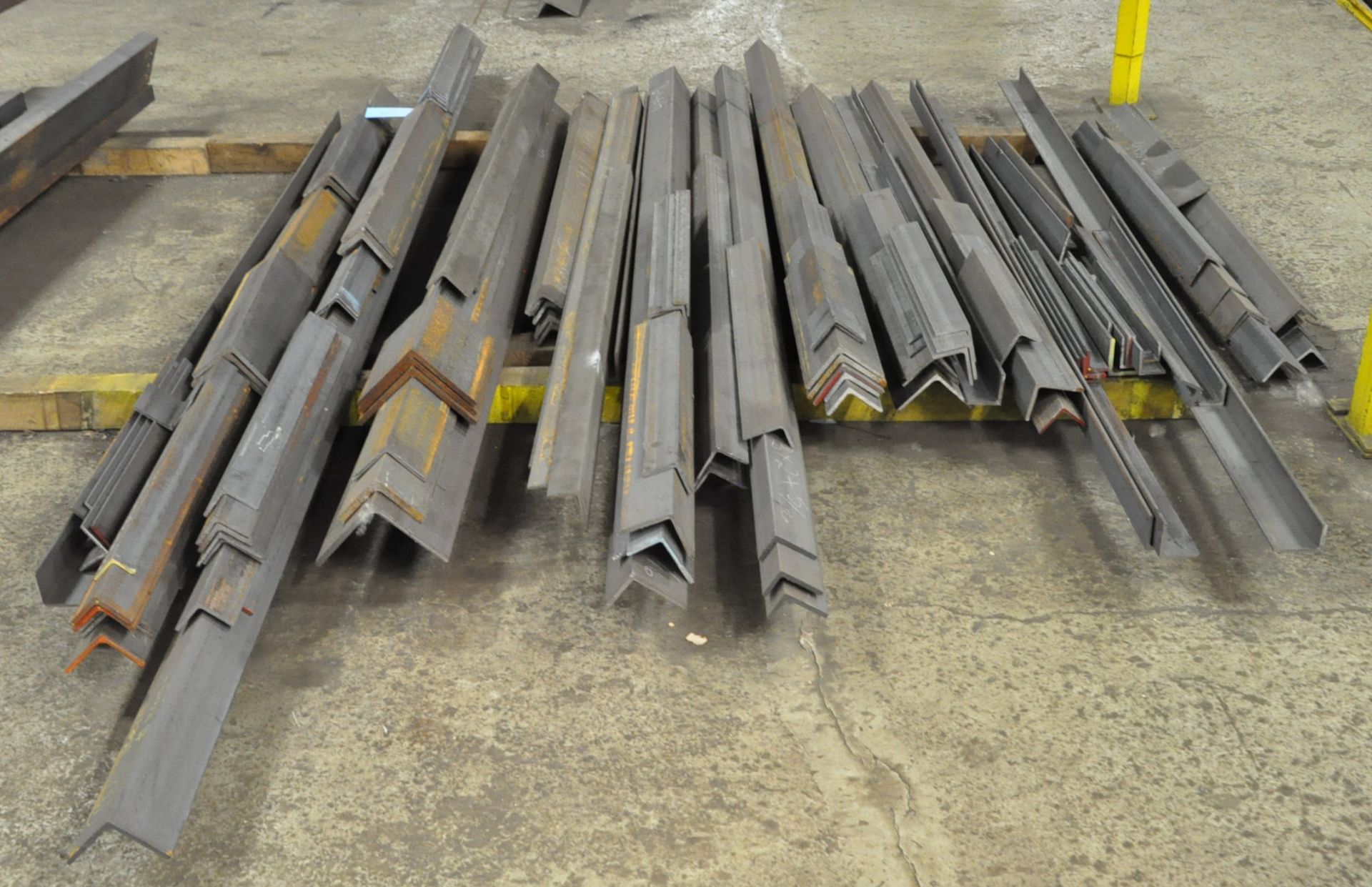 Lot-Steel Angle Iron, Various Widths and Lengths in (1) Group - Image 2 of 2