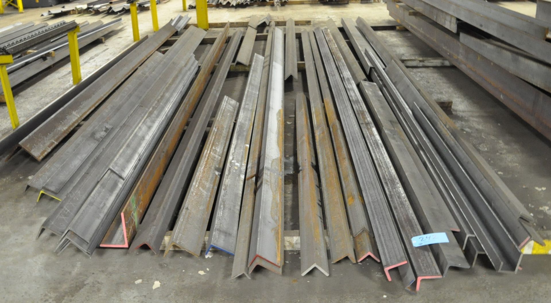 Lot-Steel Angle Iron, Various Widths and Lengths in (1) Group