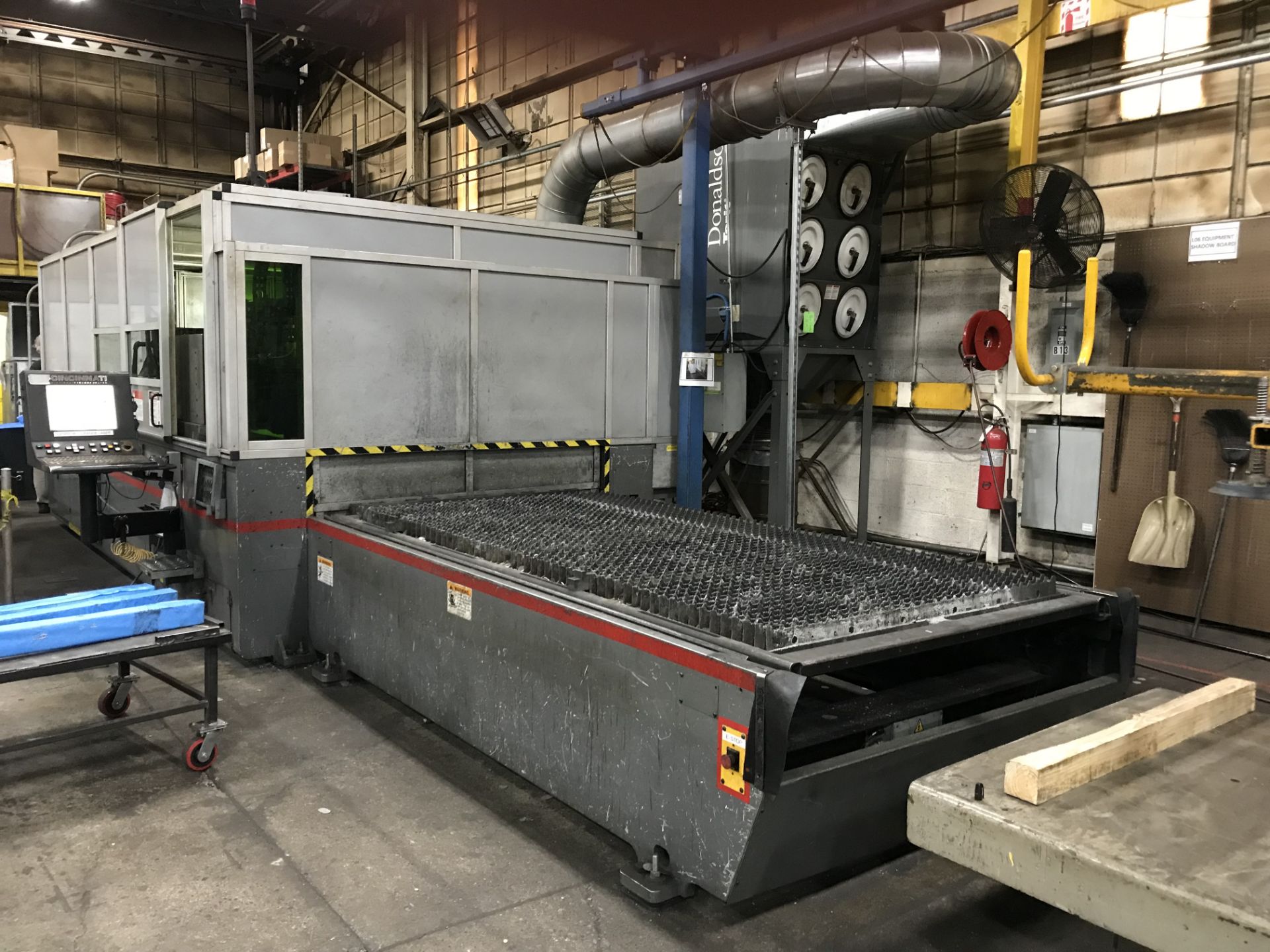 Cincinnati CL940 Fiber Laser, 4,000 Watt, 5' x 10' Dual Pallets, Chiller, Dust Collector, Low Hours