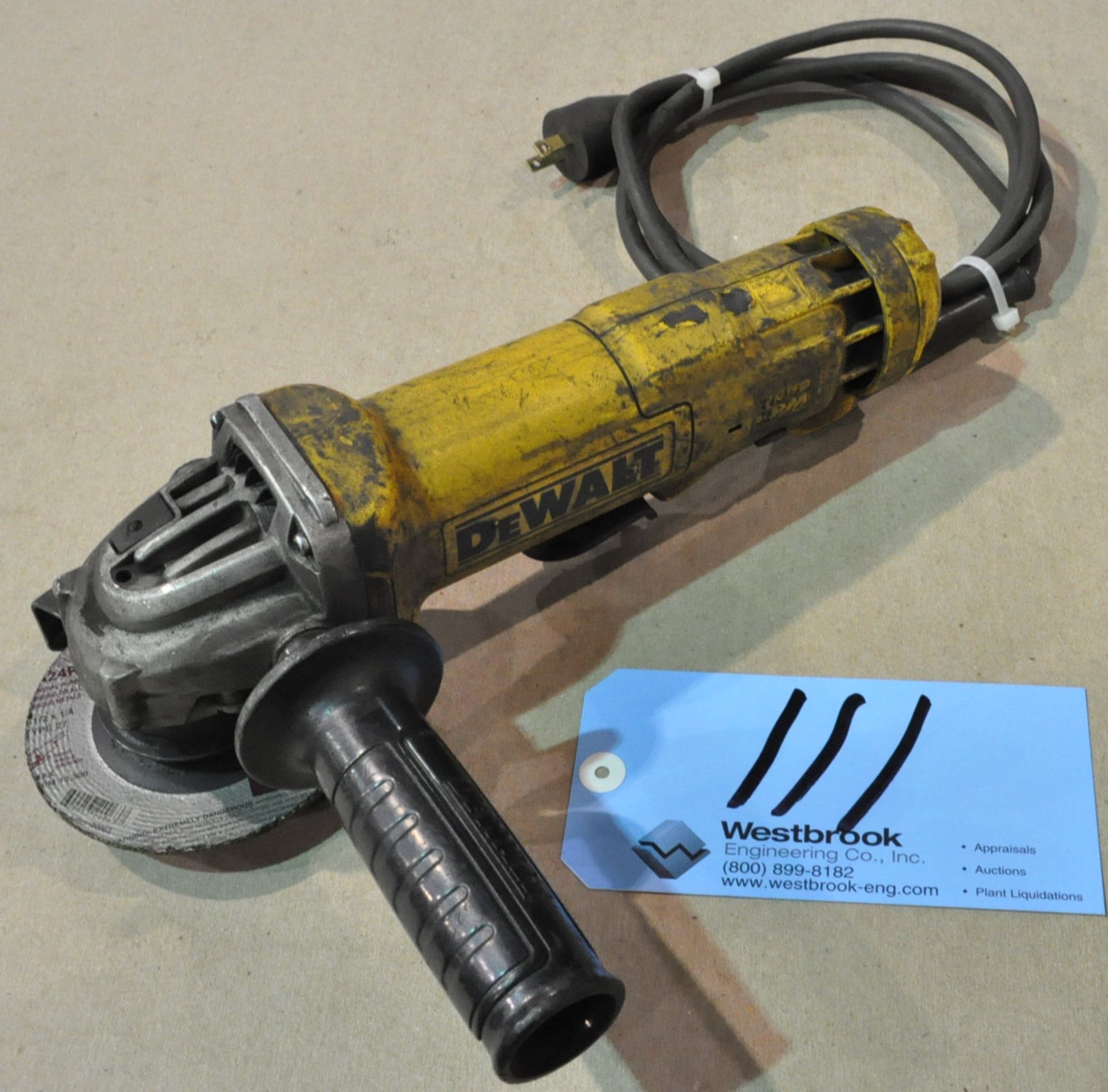 DeWalt DWE402, 4 1/2" Electric Angle Grinder