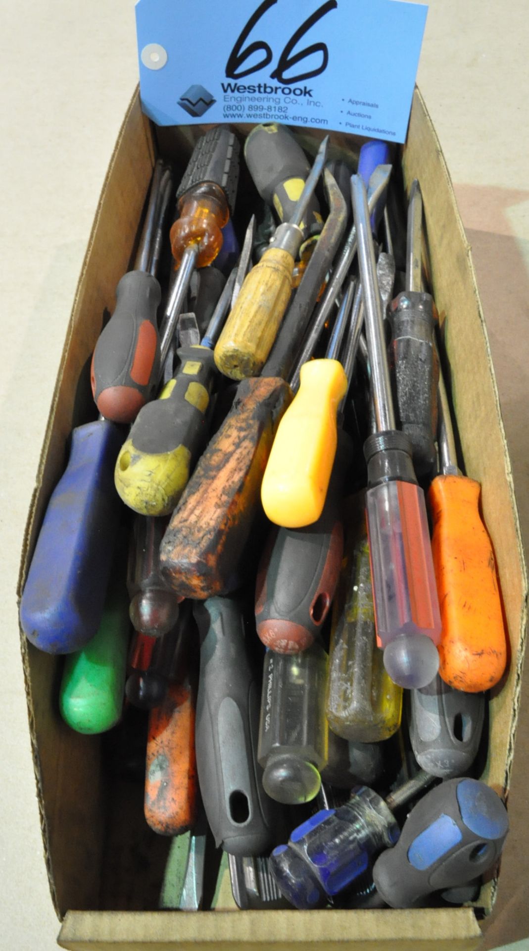 Lot-Screwdrivers in (1) Box