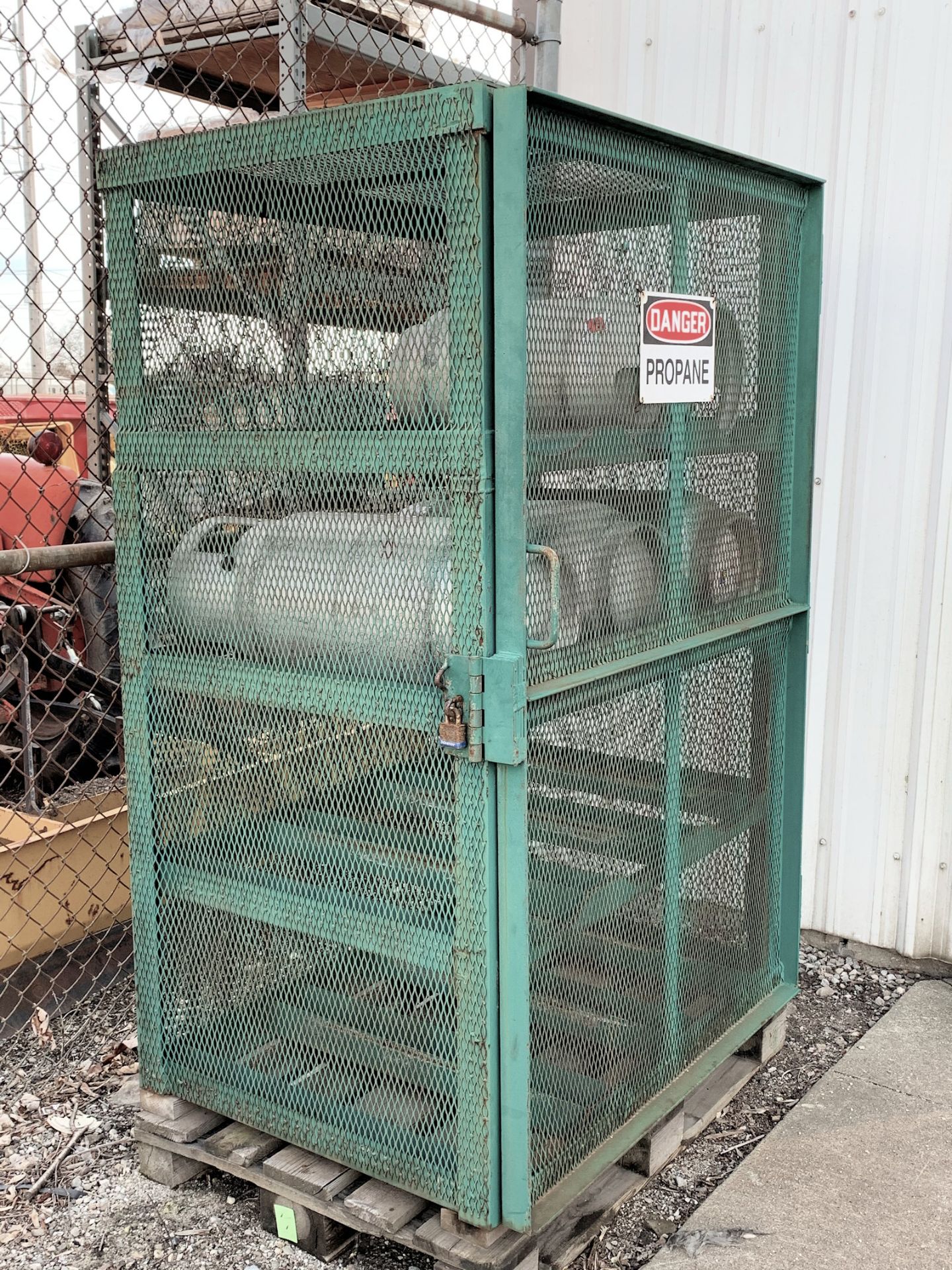 LP Gas Tank Storage Cage, (Tanks Not Included), (Outside North Entrance) - Image 2 of 2