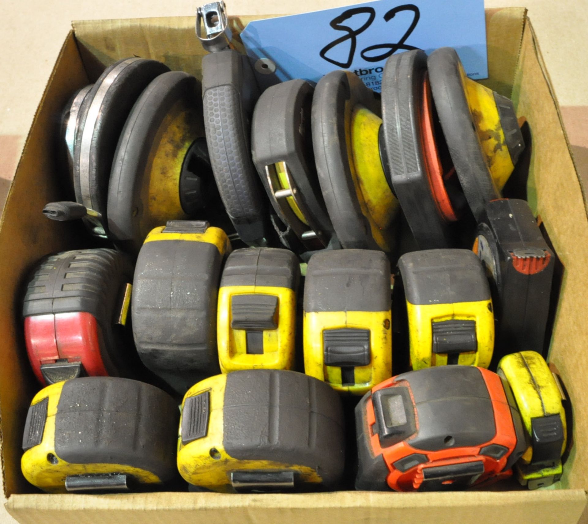 Lot-Tape Measures in (1) Box