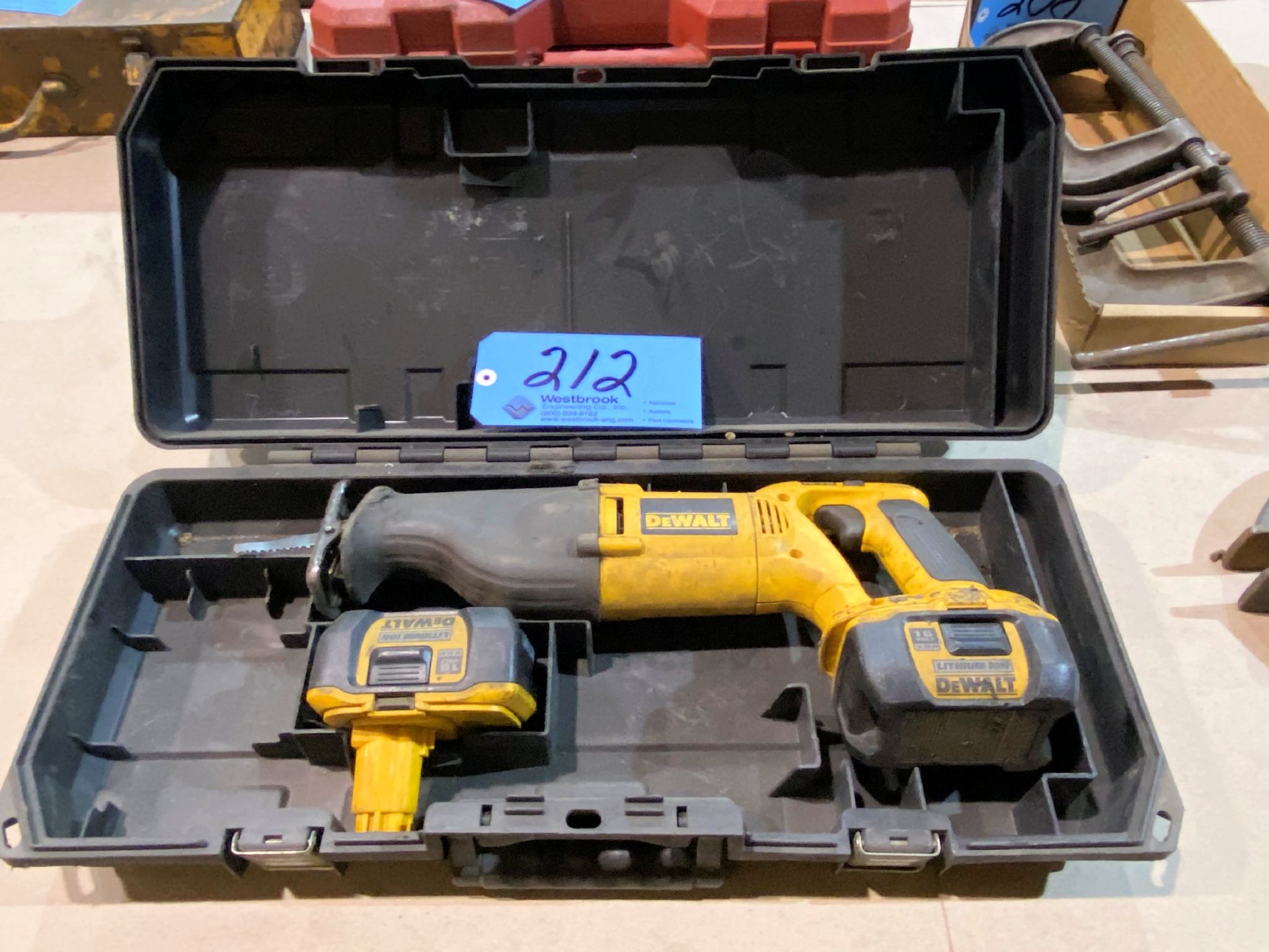 DeWalt DW938, 18-Volt Cordless Reciprocating Saw with (2) Batteries and Case