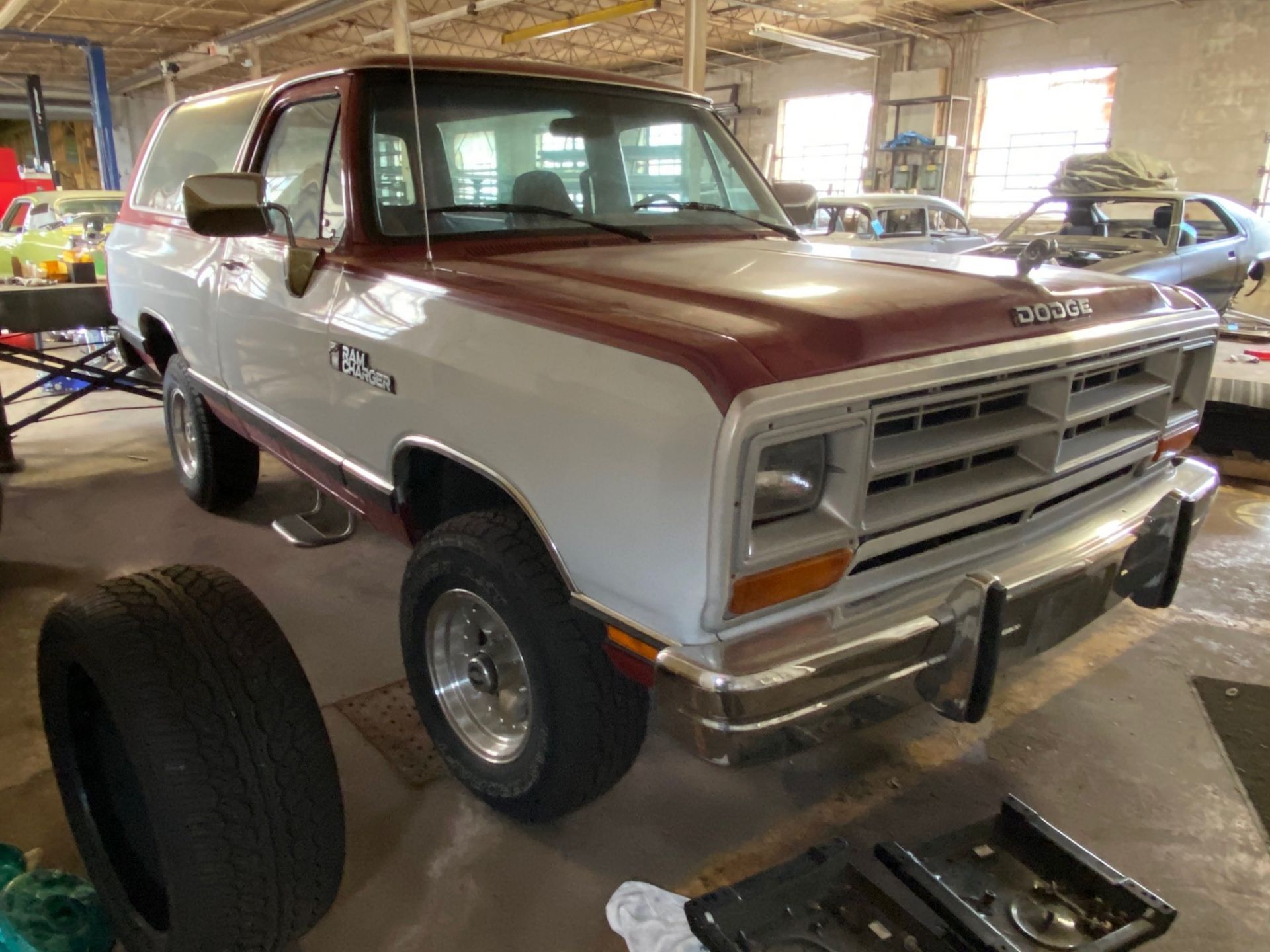 1990 Dodge Ram Charger 4x4, Super Clean No Rust, Runs and Drives Great, 360 V8 Engine - Image 5 of 15