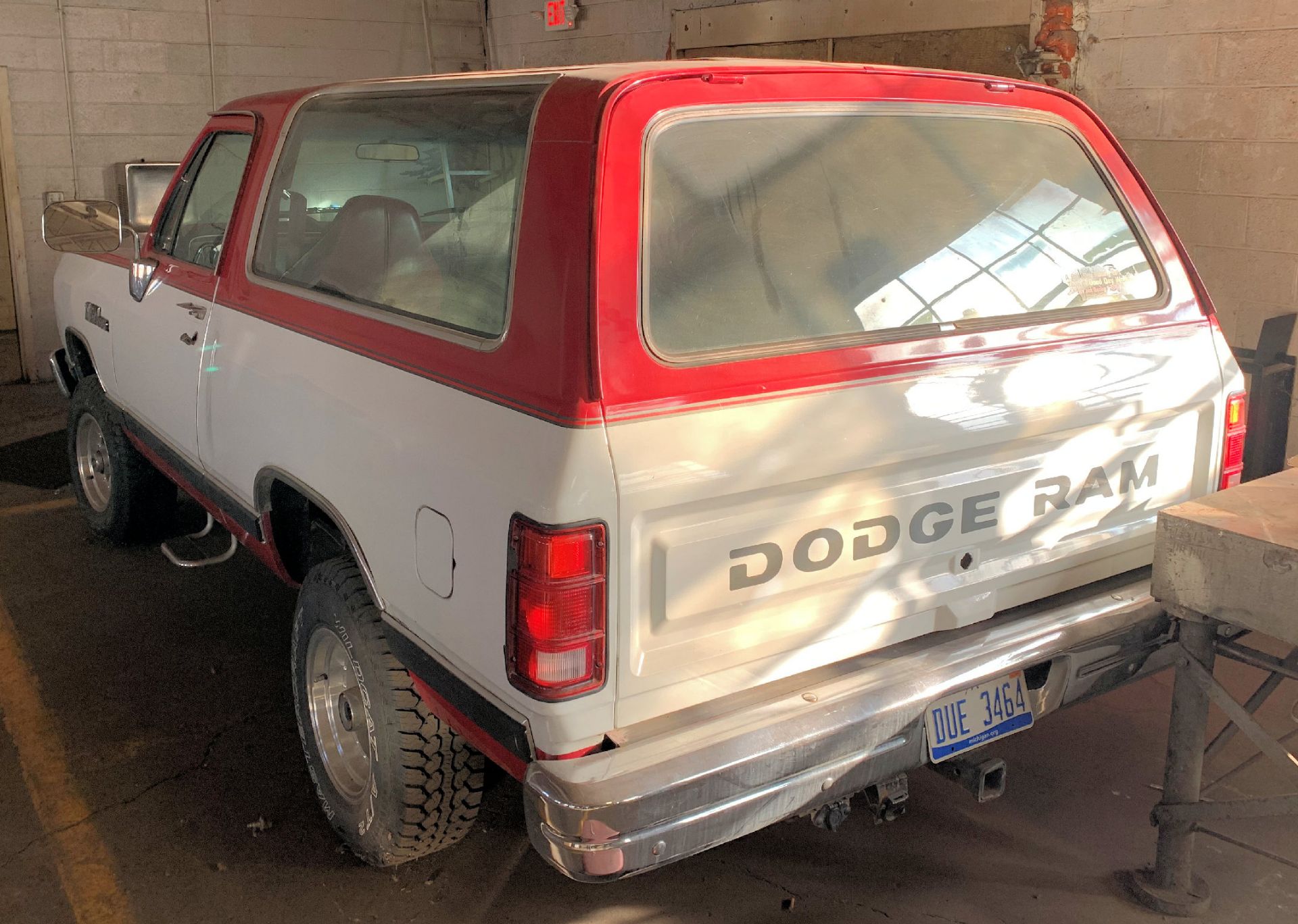 1990 Dodge Ram Charger 4x4, Super Clean No Rust, Runs and Drives Great, 360 V8 Engine - Image 7 of 15