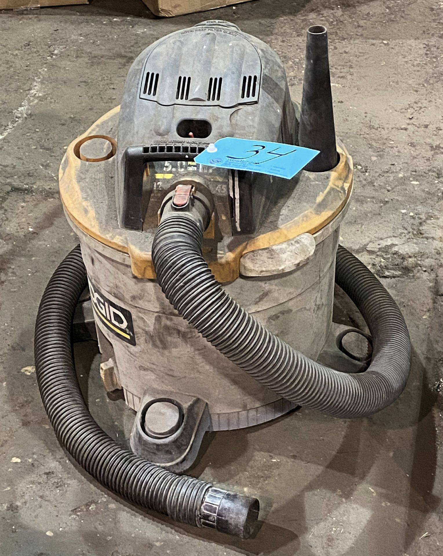 Ridgid Shop Vac with Hose and Attachment