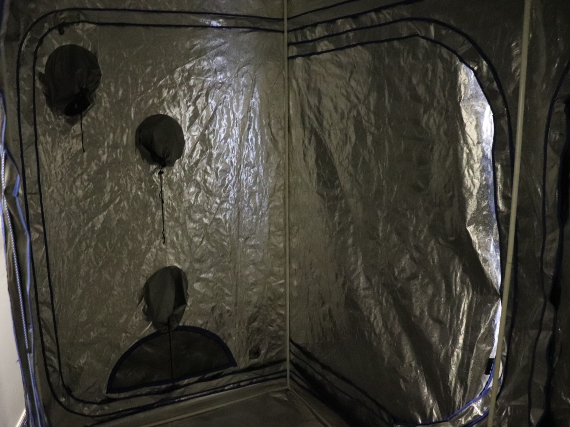 (1) Lot Portable Grow Room, Portable Grow Room, 55" x 108" x 84" Complete with Lights & Accessories - Image 5 of 10