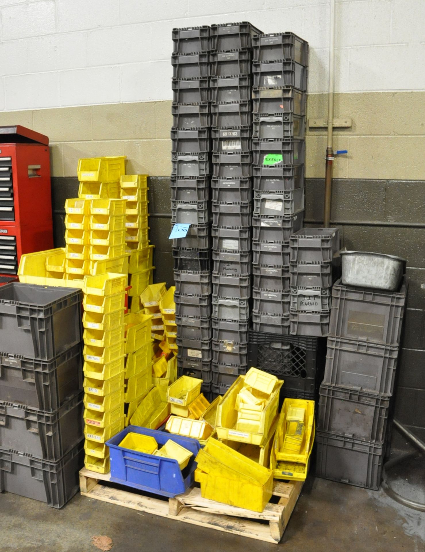 Lot-Plastic Parts Bin and Plastic Totes on (1) Pallet