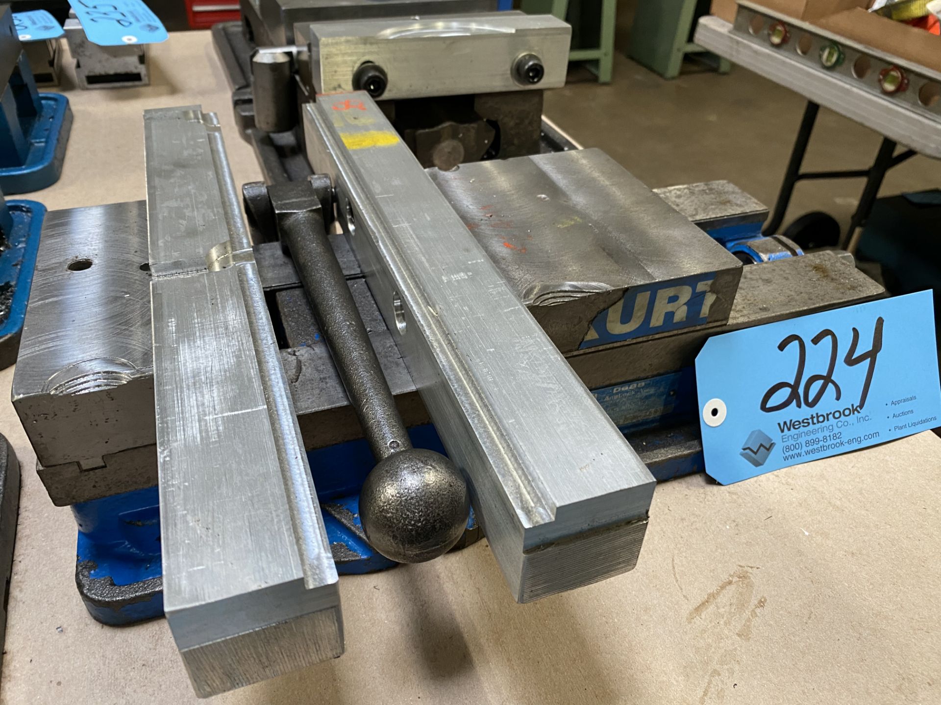 Kurt Model# D688, 6" Machine Vise with 8" Jaws - Bild 2 aus 3