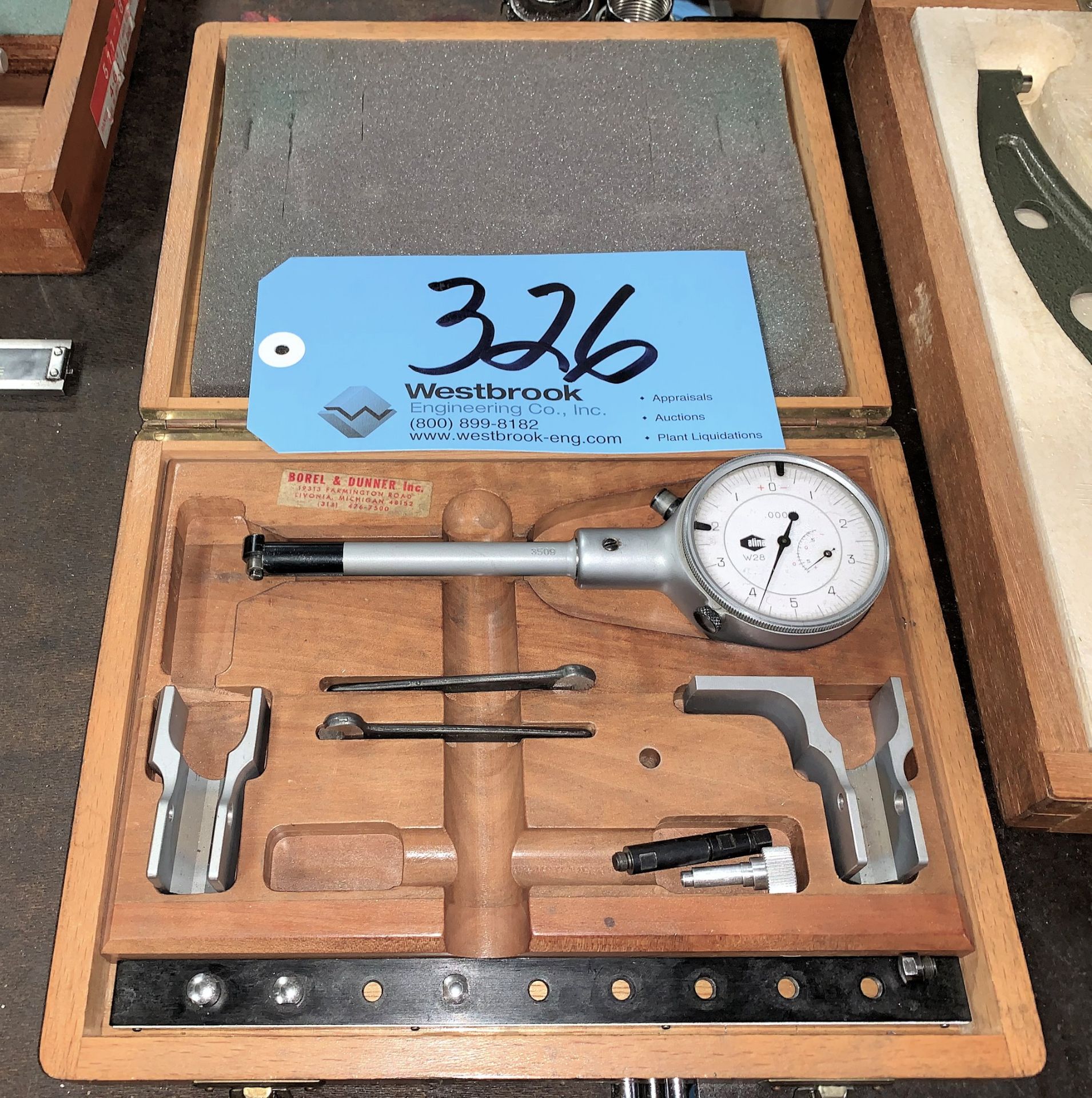 Alina W28 Dial Bore Gage Set with Case