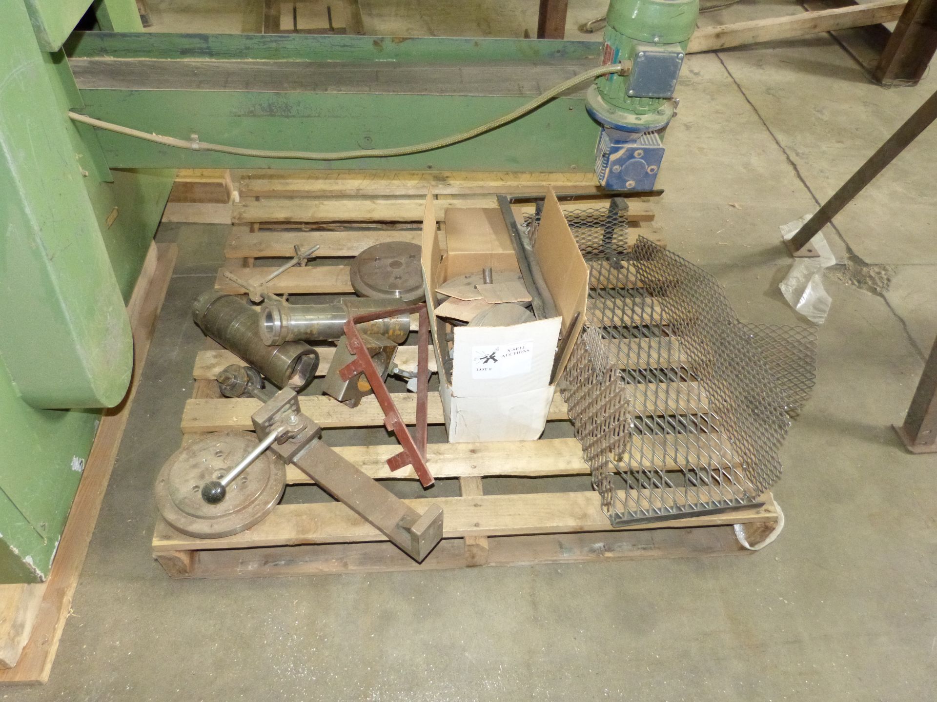 W.A FELL MODEL H.S. ROTARY WOOD LATHE S/N 21/80 - Image 7 of 8