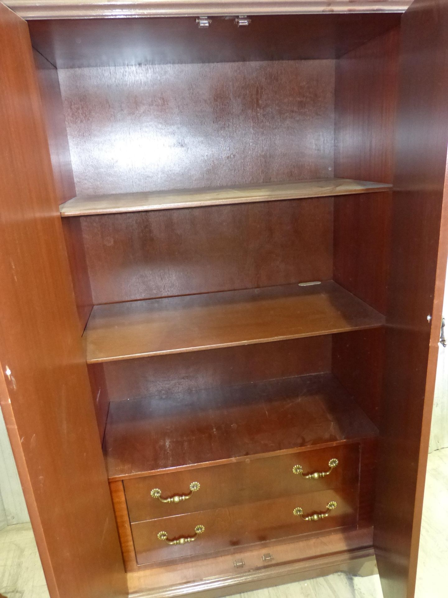 WOOD 2 DOOR UPRIGHT WARDROBE CABINET - Image 3 of 3