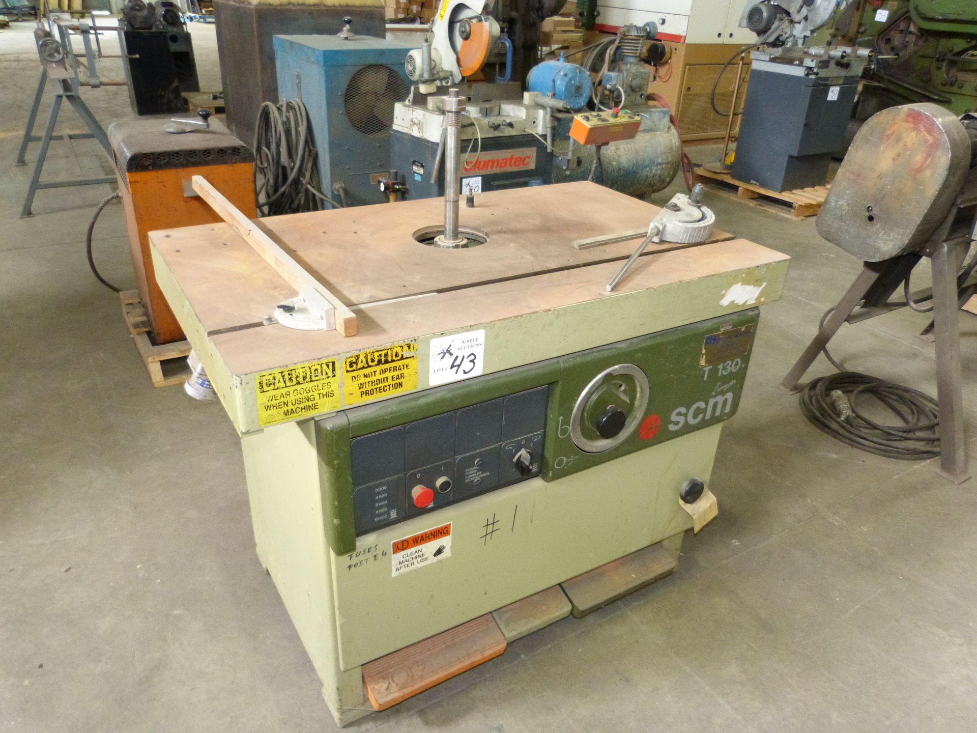 SCM MODEL T130 SPINDLE MOULDER TABLE SIZE:1200x720 MM, MOTOR OUTPUT 5,5 Kw SPINDLE DIAMETER:30 MM