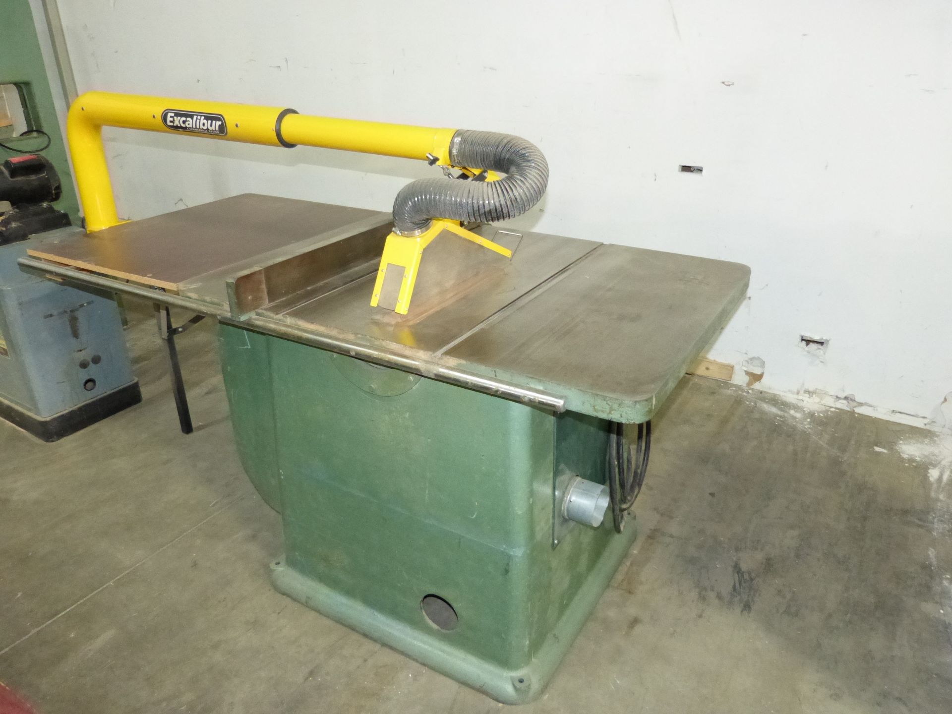 GENERAL 10" TABLE SAW, 24" GAUGING SYSTEM, TILTING BLADE, WITH EXCALIBUR DUST COLLECTOR ARM ONLY - Image 3 of 5