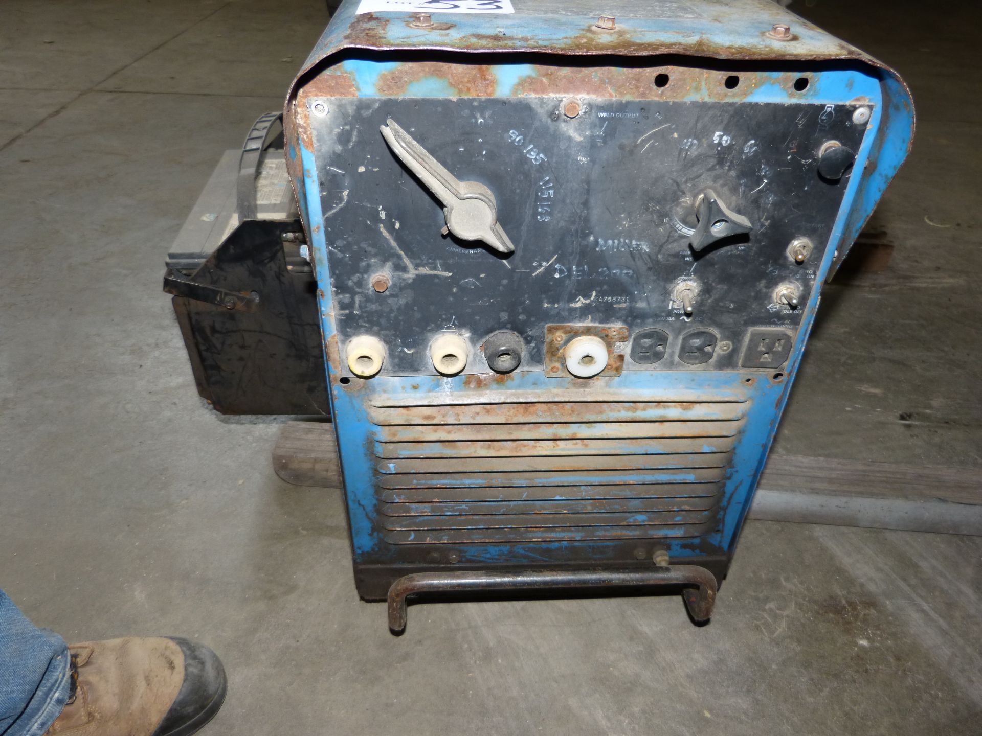 MILLER DIESEL POWERED 300 AMP STICK GENERATOR WELDER, - Image 2 of 4