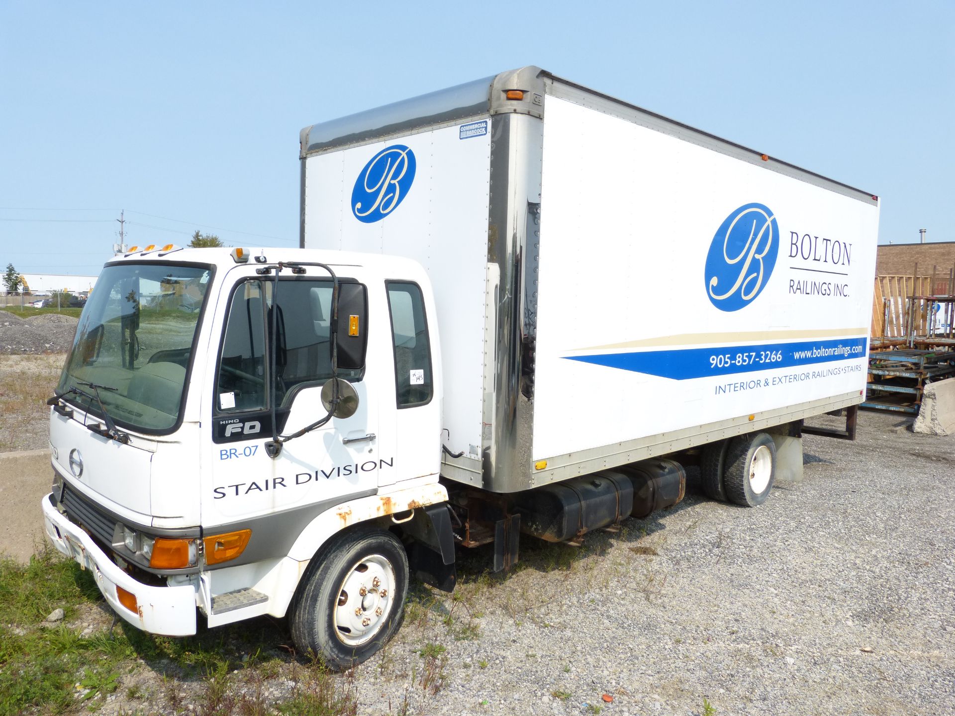 1999 HINO FD, SINGLE UNIT STRAIGHT TRUCK, 23' BOX (NO ENGINE OR TRANSMISSION)