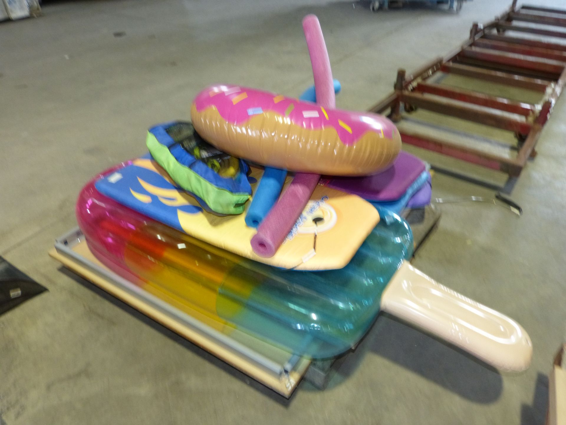 LOT- INFLATABLE POOL TOYS - Image 2 of 2