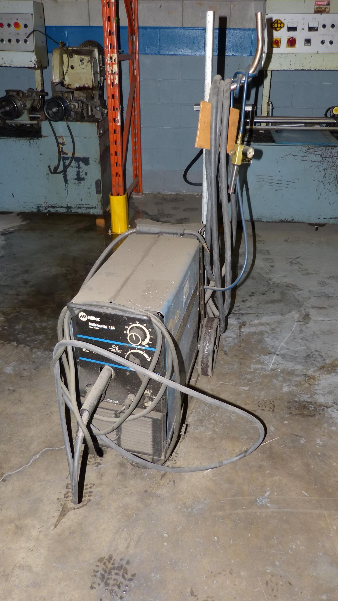 Miller Model 185 Portable Mig Welder - Image 2 of 4