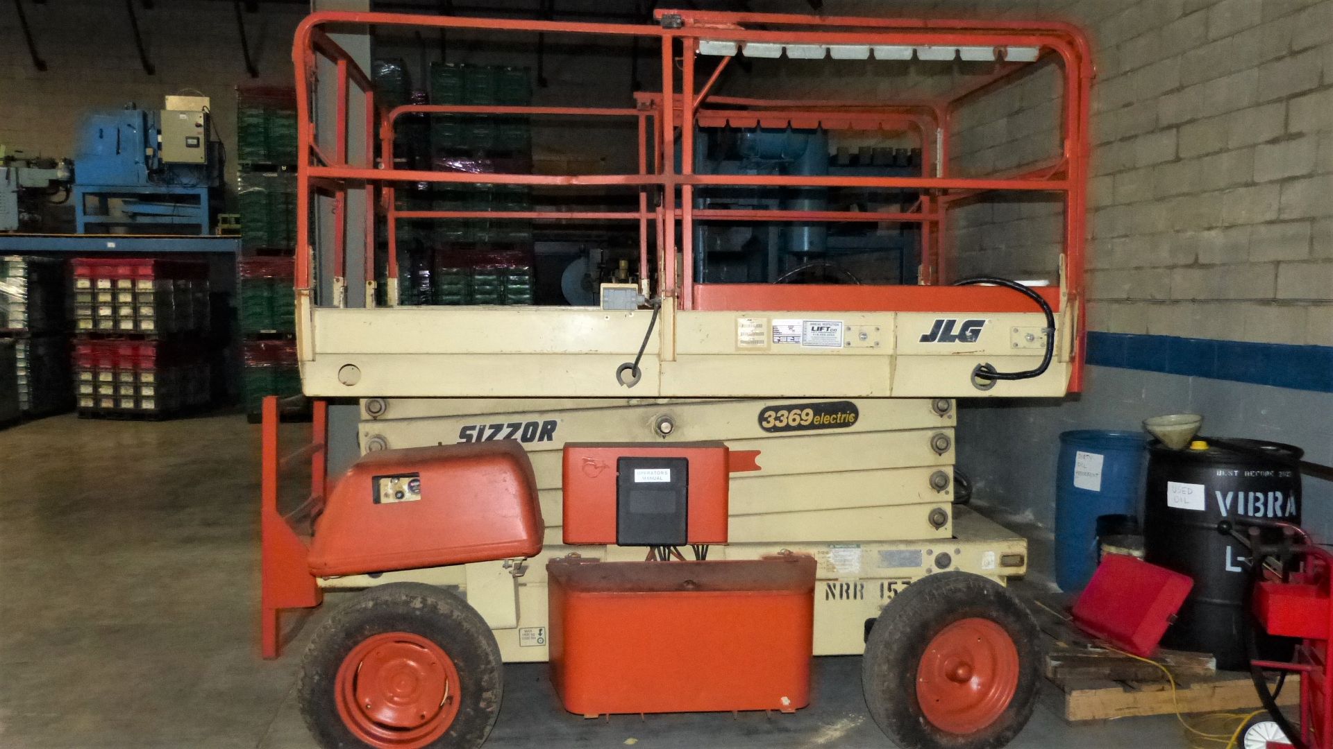 JLG Rough Terrain Scissor Lift, Model 3369E,1,000 lbs Lift Capacity - Image 3 of 5