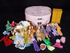 Pippa Doll - a quantity of vintage Palitoy Pippa Dolls, Pearl Doll and others of similar size,