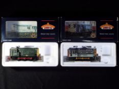 Bachmann - 2 boxed Bachmann OO gauge diesel shunters. Lot consists of 32-101 Class 08 Shunter Op.No.