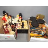 Vintage dolls - a quantity of international dressed dolls various kings,