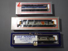 Lima - Three boxed Lima OO Gauge Diesel / Electric Locomotives. Lot consists L205074 Class 33 Op.no.