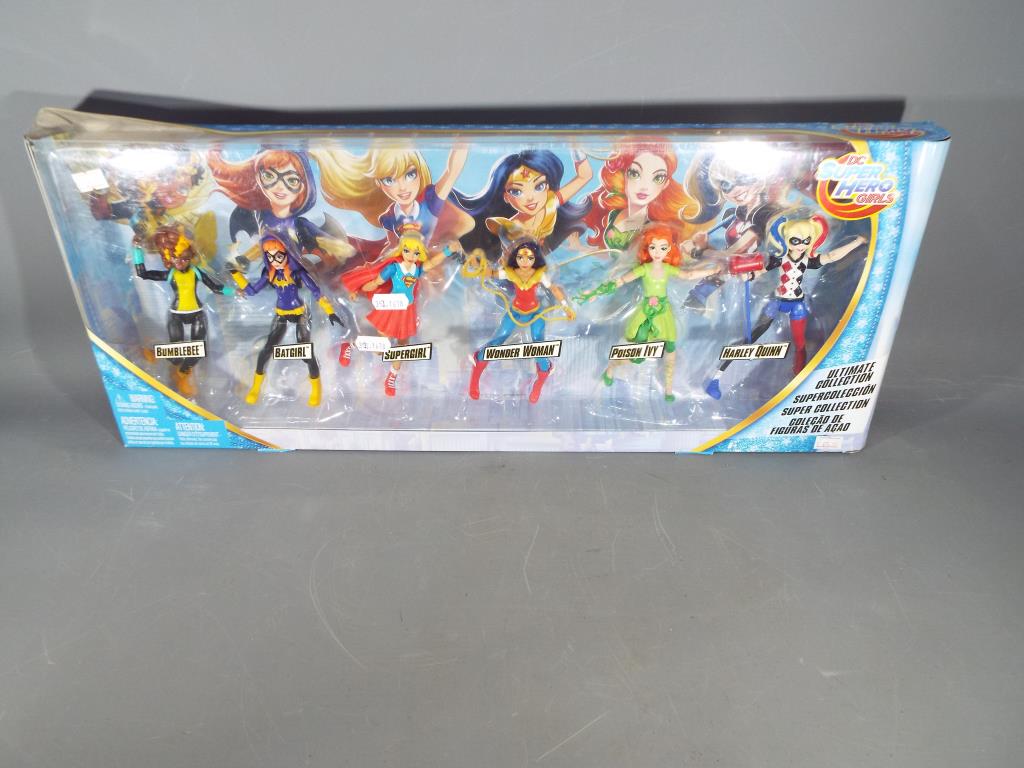 Retail stock - aDC Sper Hero Girls action figures set with Wonder Woman, Super Girl, Bat Girl, - Image 3 of 3