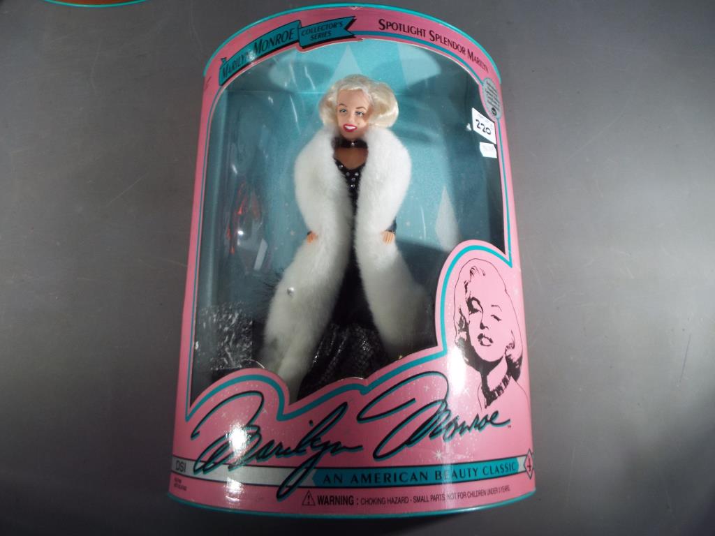 Barbie - Marilyn Monroe Collecto'r dolls from Marilyn and Norma Jean Company to include Spot Light - Image 2 of 4