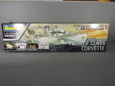 Revell Technik Flower Class Corvette 1:72 scale Level 5 boat model #00451 with 255 motor,