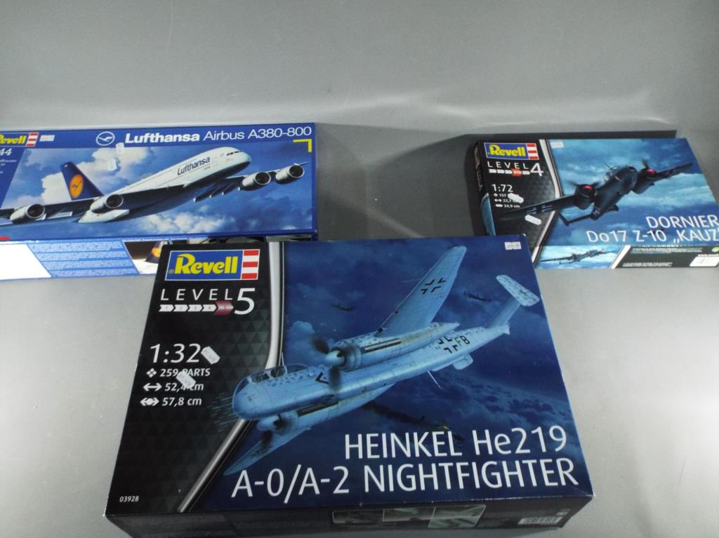 Revell - three boxed kits, 1:32 scale Level 5 Heinkel He219 A-0/A-2 Nightfighter # 03928,