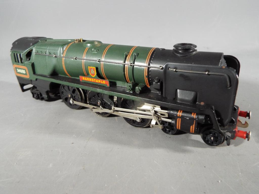 Wrenn - A boxed Wrenn OO gauge steam locomotive and tender 'Barnstaple' op. no. 34005. - Image 3 of 3