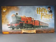 Hornby - Harry Potter - a Hornby Harry Pooter and The Chamber of Secrets Hogwarts Express OO gauge